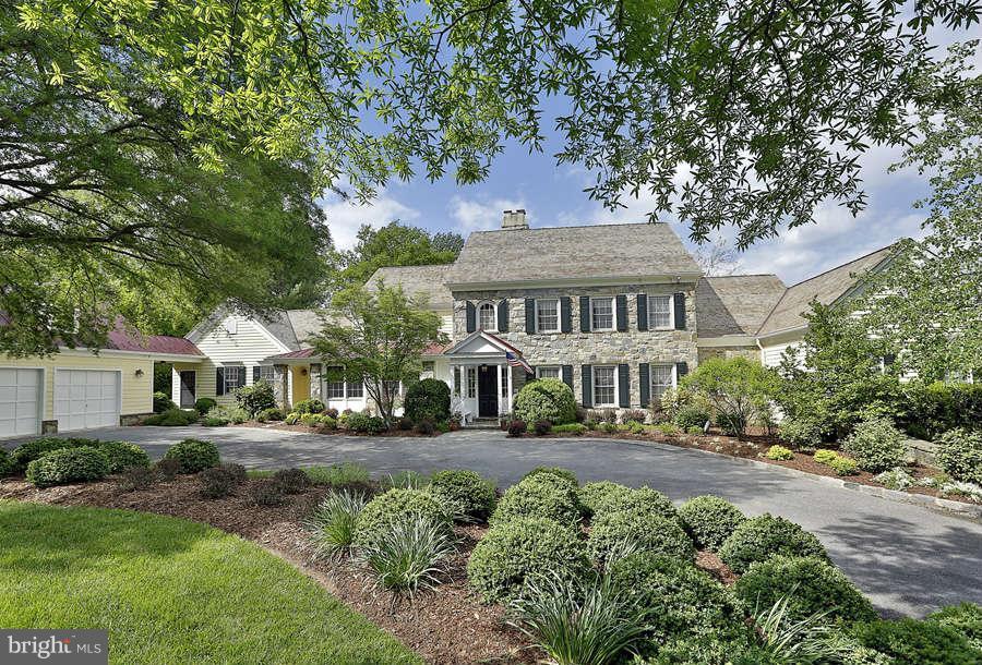 Beautiful home on 2.56 acres featuring a stunning renovation with a gourmet kitchen, great room with high ceilings, large master suite and entertainment center in the lower level. Pool and back patio overlook a sprawling backyard. Apartment above garage with 1 bedroom and full bathroom. Co-listed with Marsha Schuman and Mark McFadden.