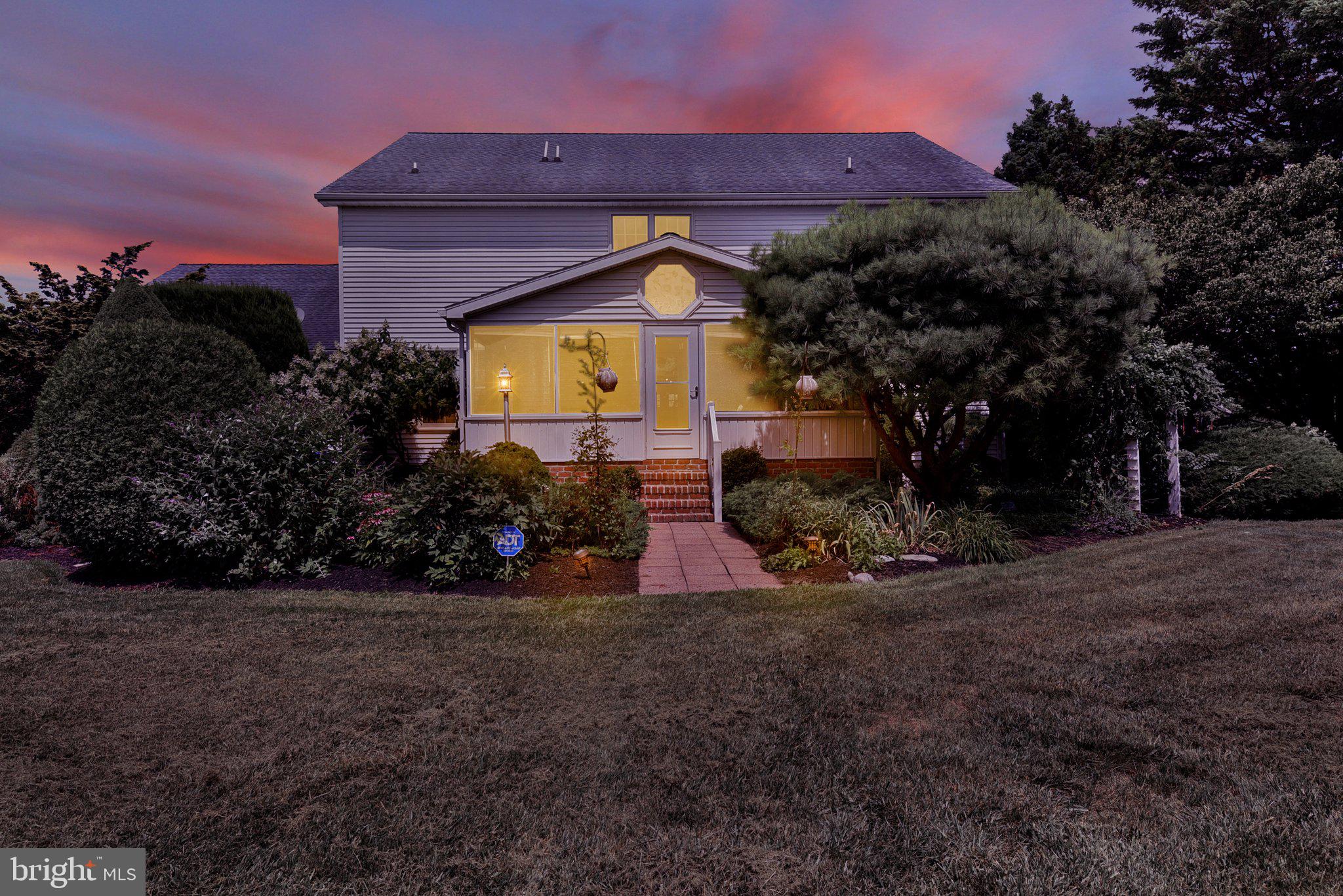 REDWOOD HILLS - Residential