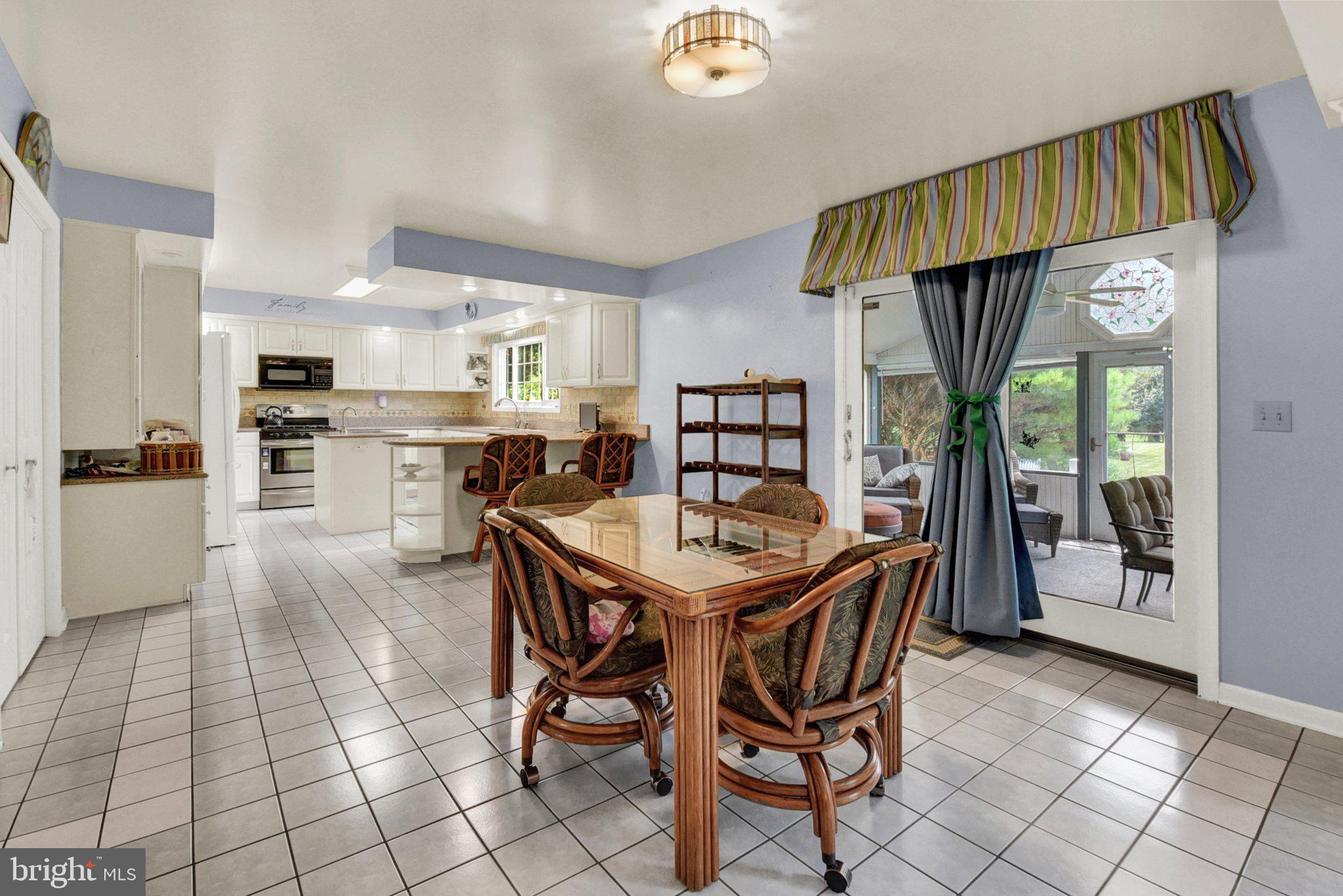REDWOOD HILLS - Residential