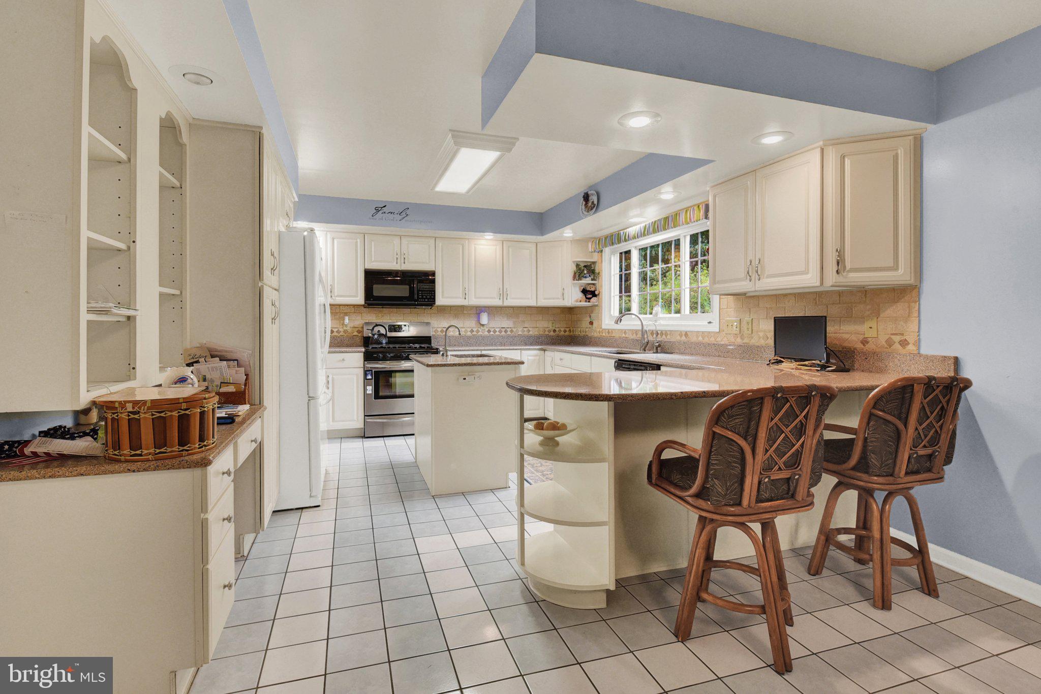 REDWOOD HILLS - Residential