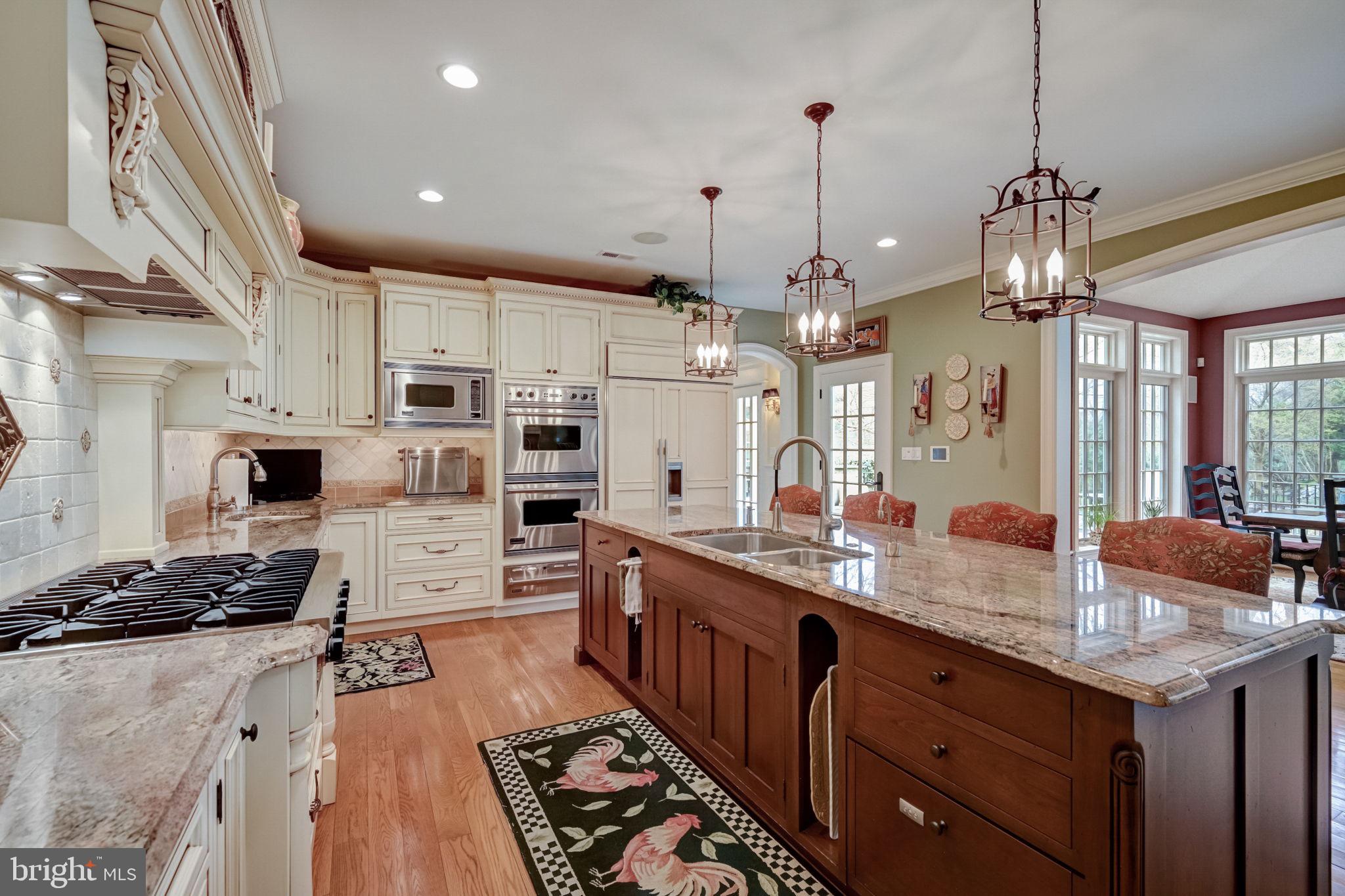 MEADOWBROOK - Residential