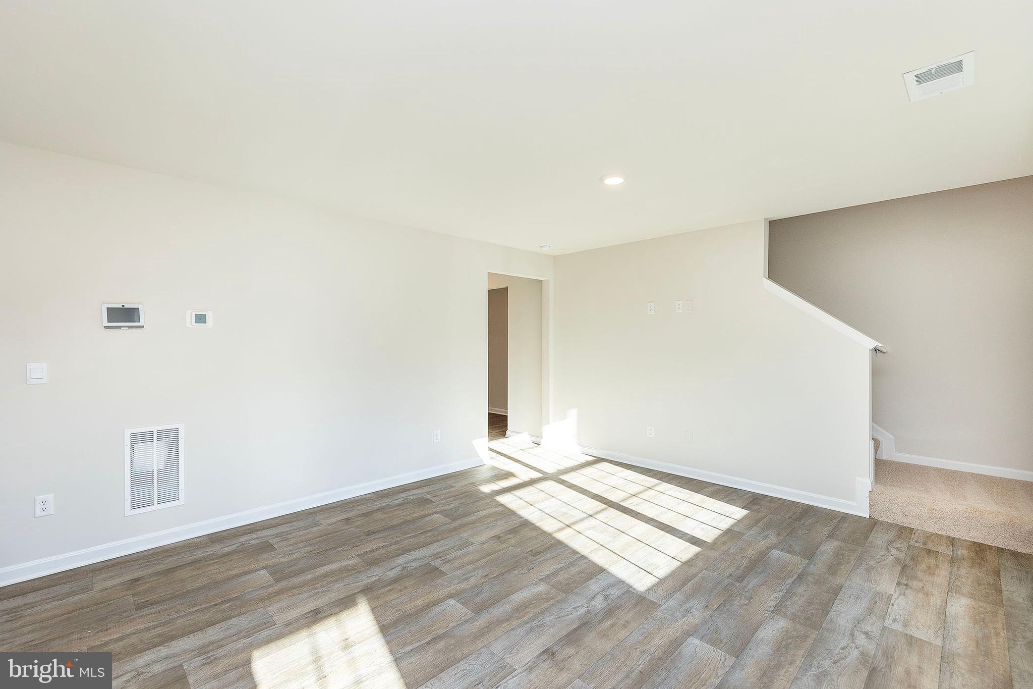 WEST WIND - Residential Lease