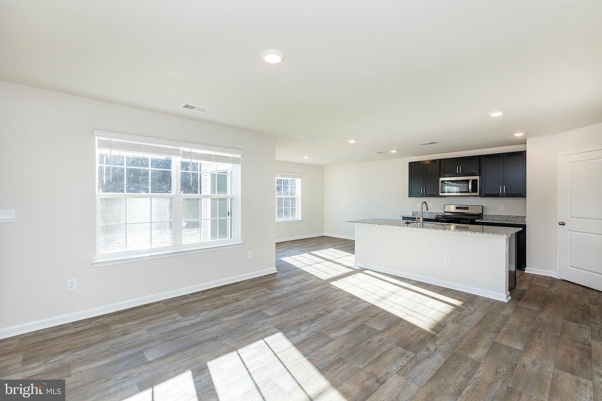 WEST WIND - Residential Lease