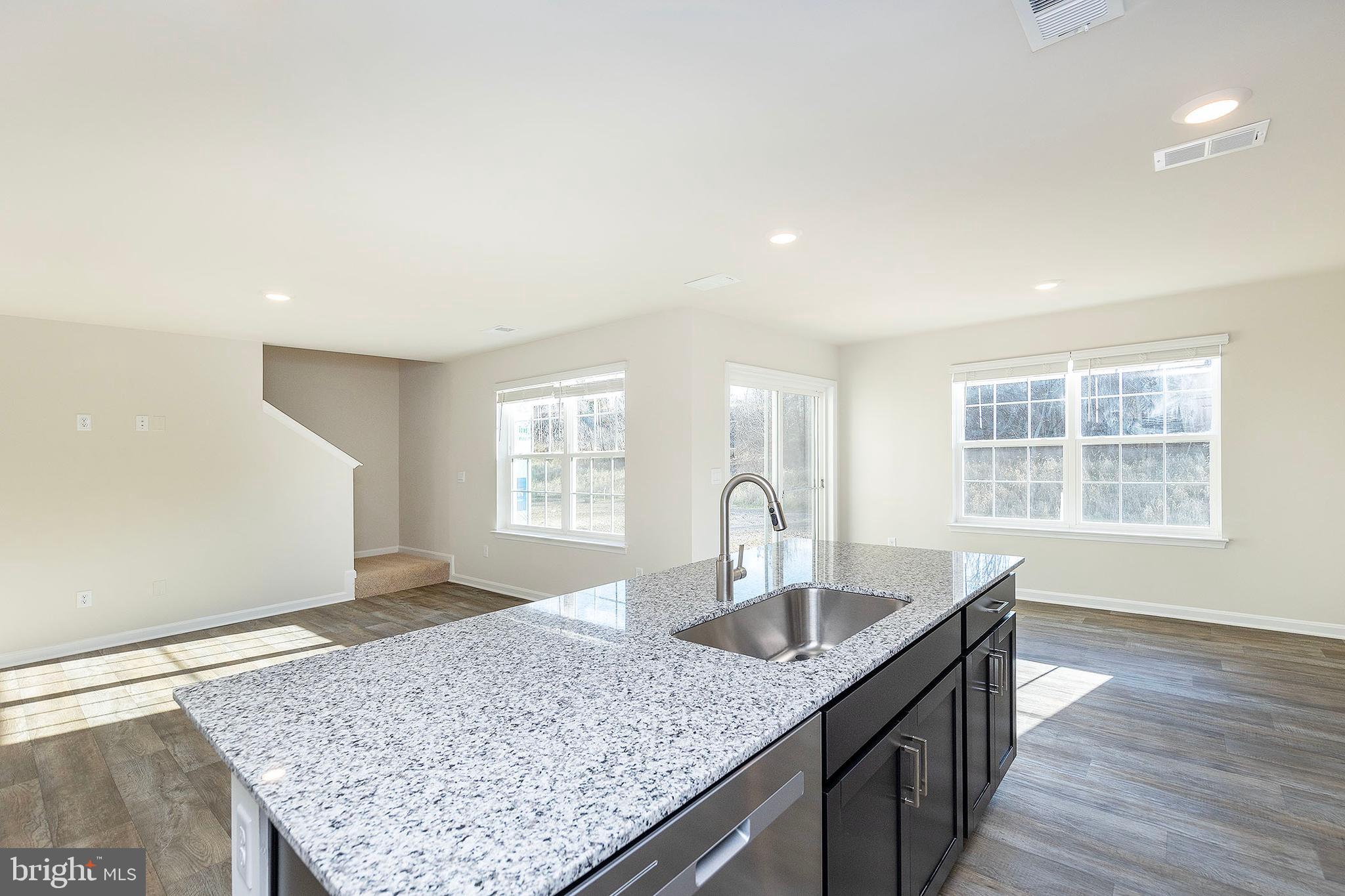 WEST WIND - Residential Lease