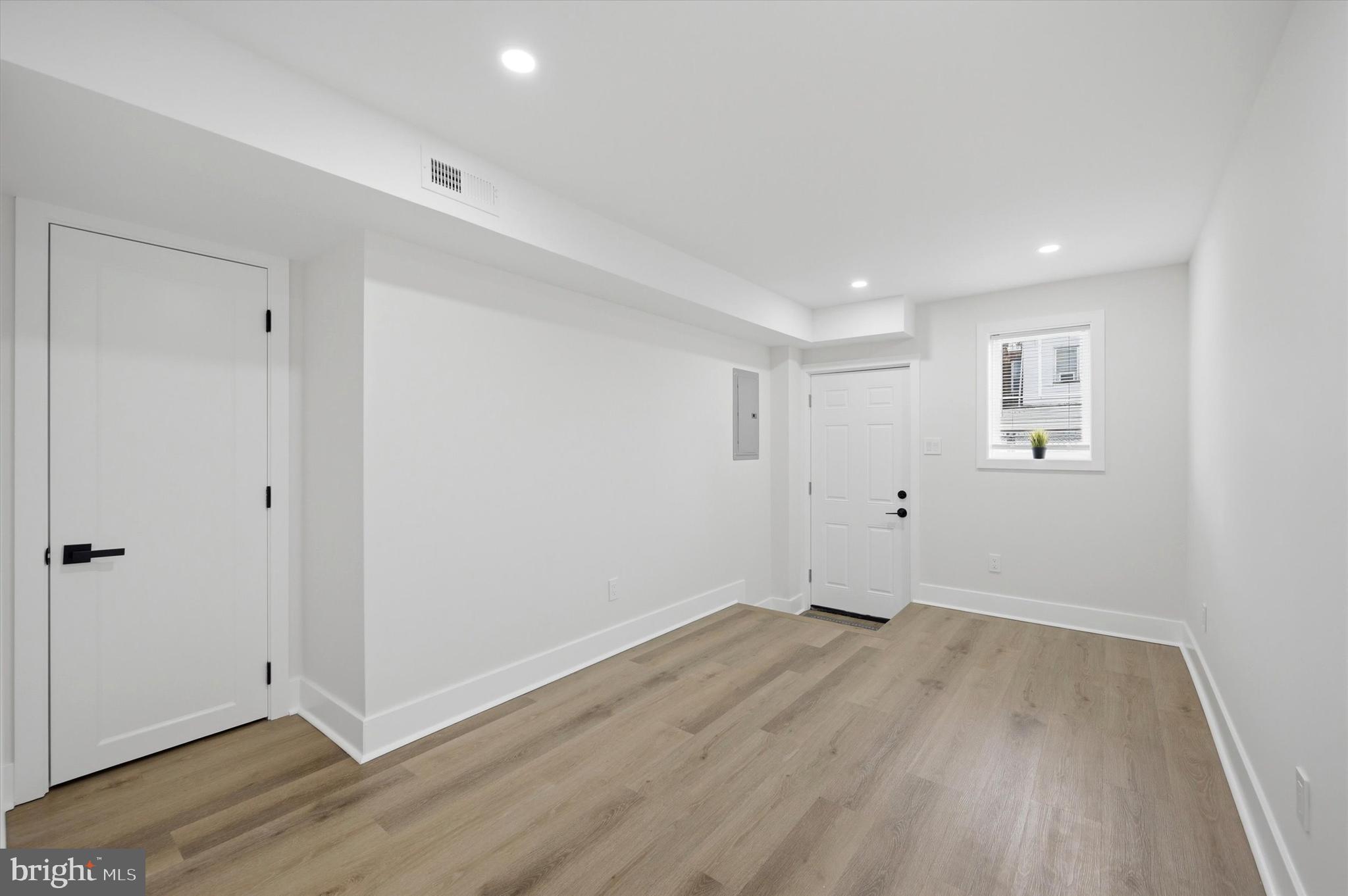 WEST OAK LANE - Residential