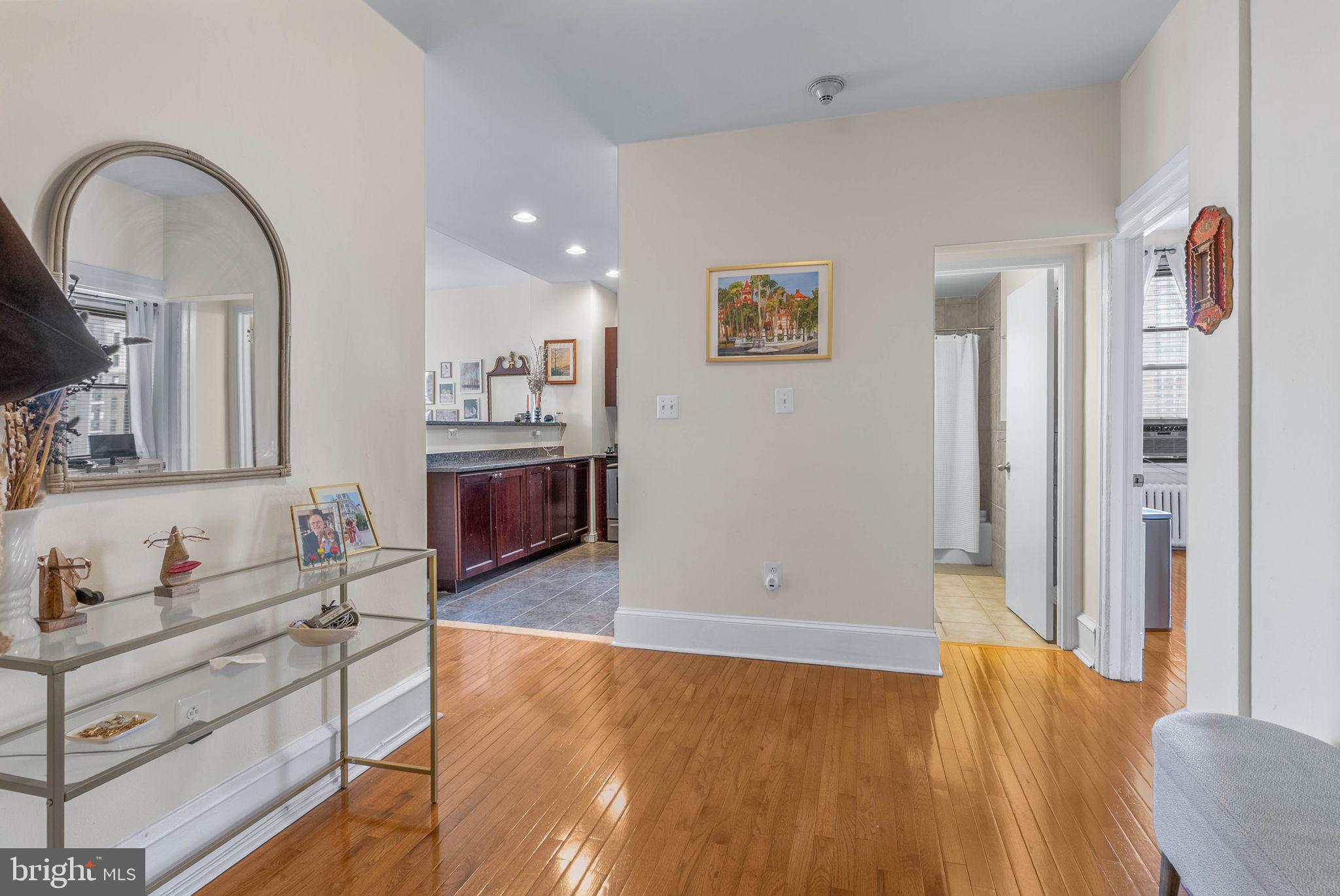 WASHINGTON SQ WEST - Residential