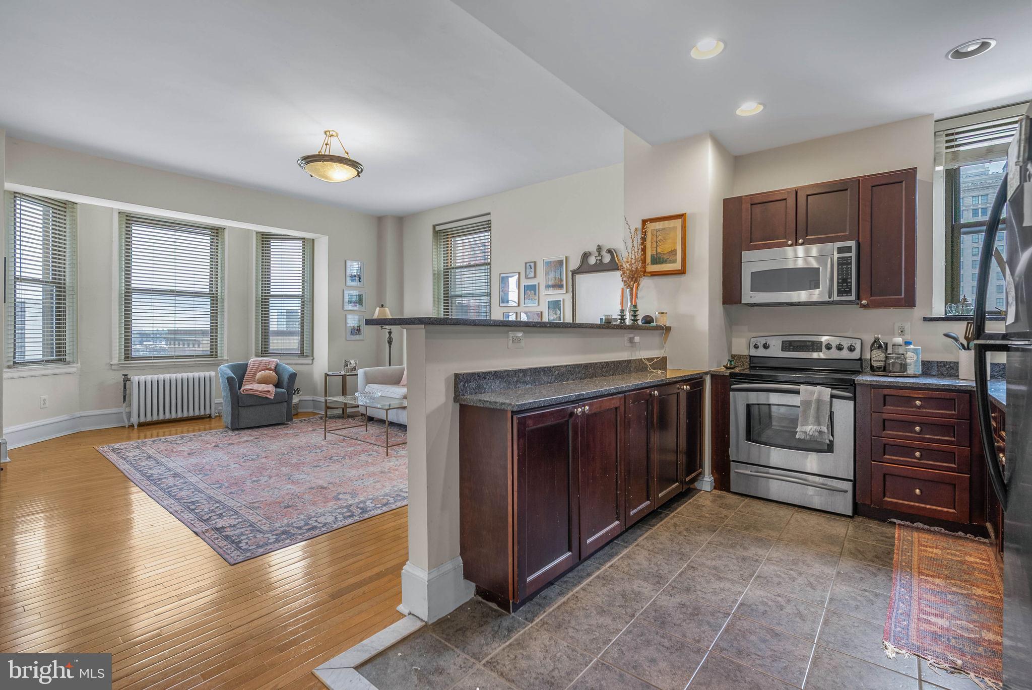 WASHINGTON SQ WEST - Residential