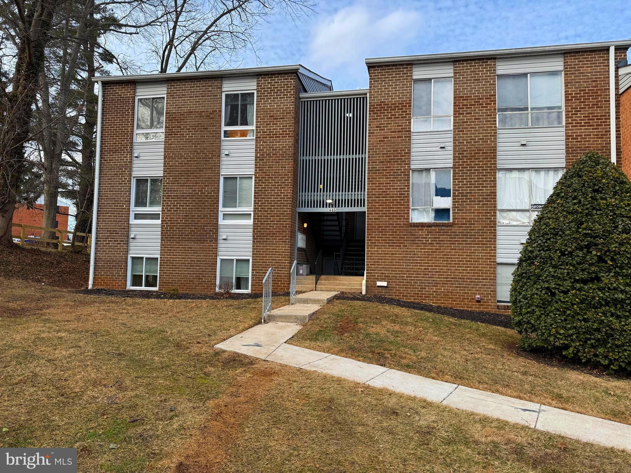 MOORES MILL MANOR - Residential