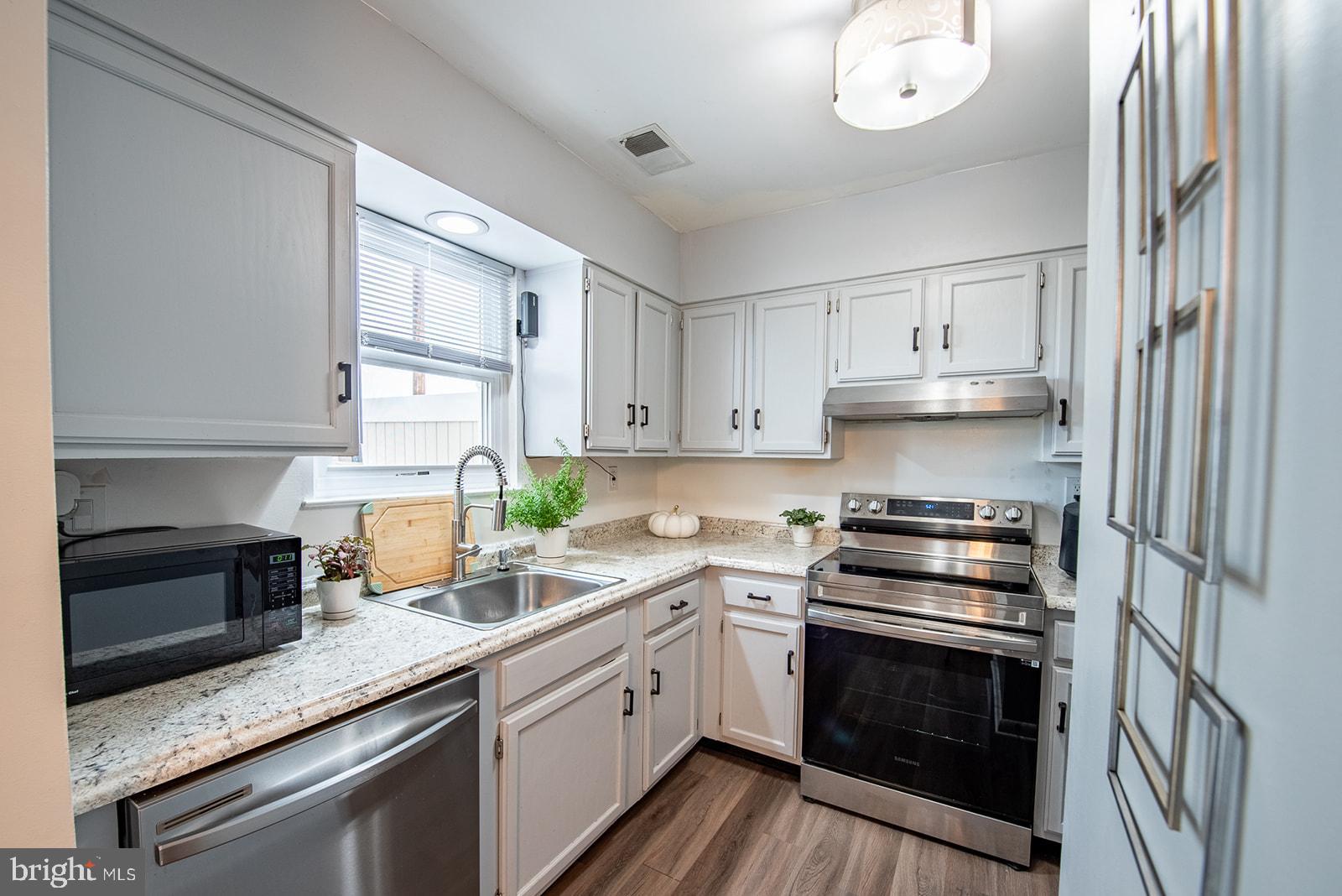 LEXINGTON ESTATES - Residential