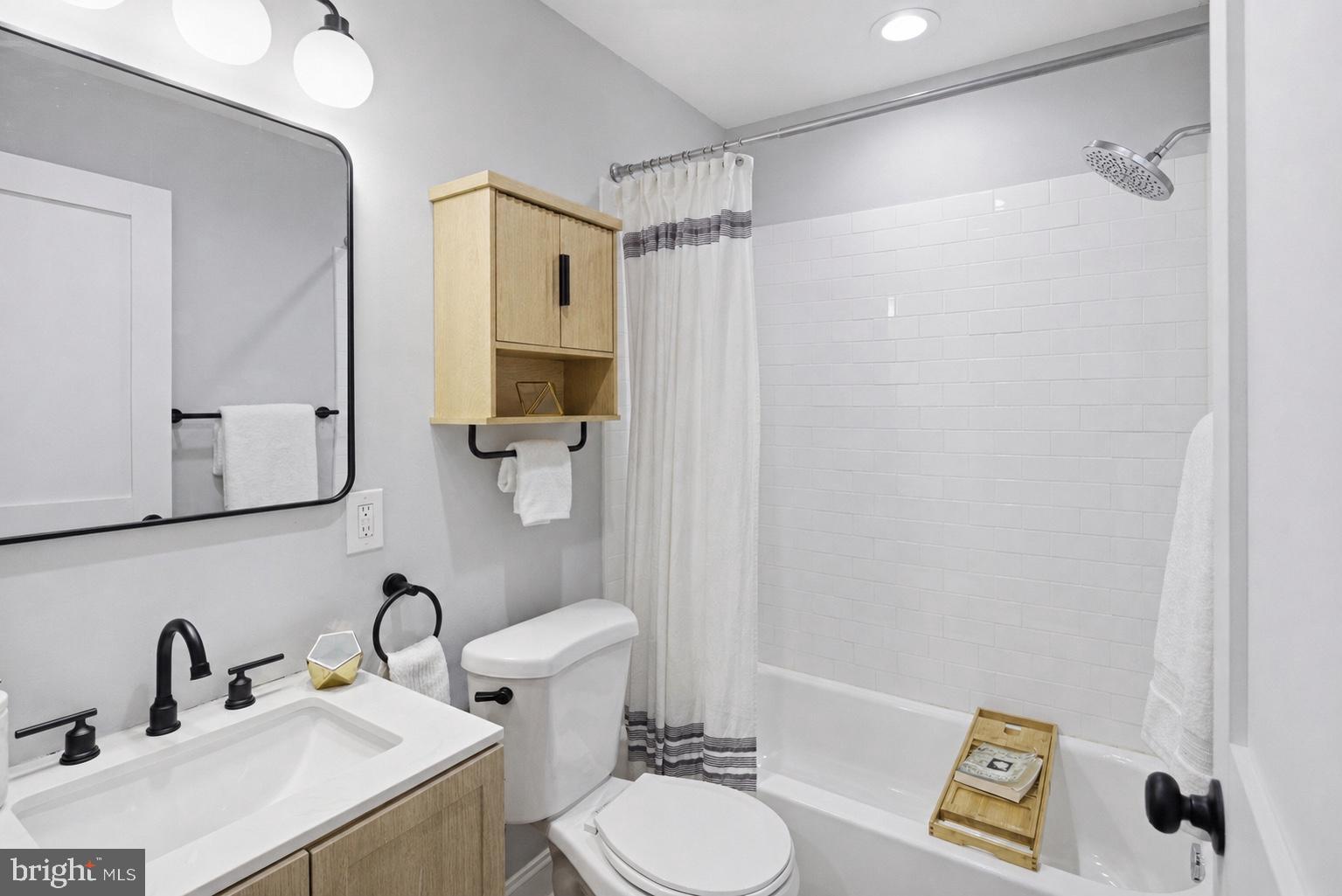 PASSYUNK SQUARE - Residential