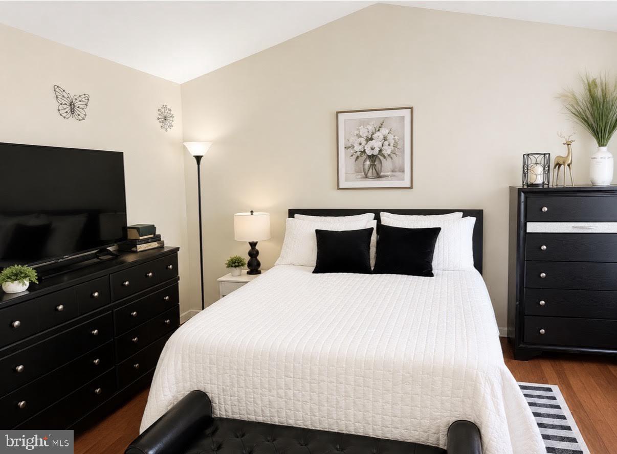 RUSSETT - Residential