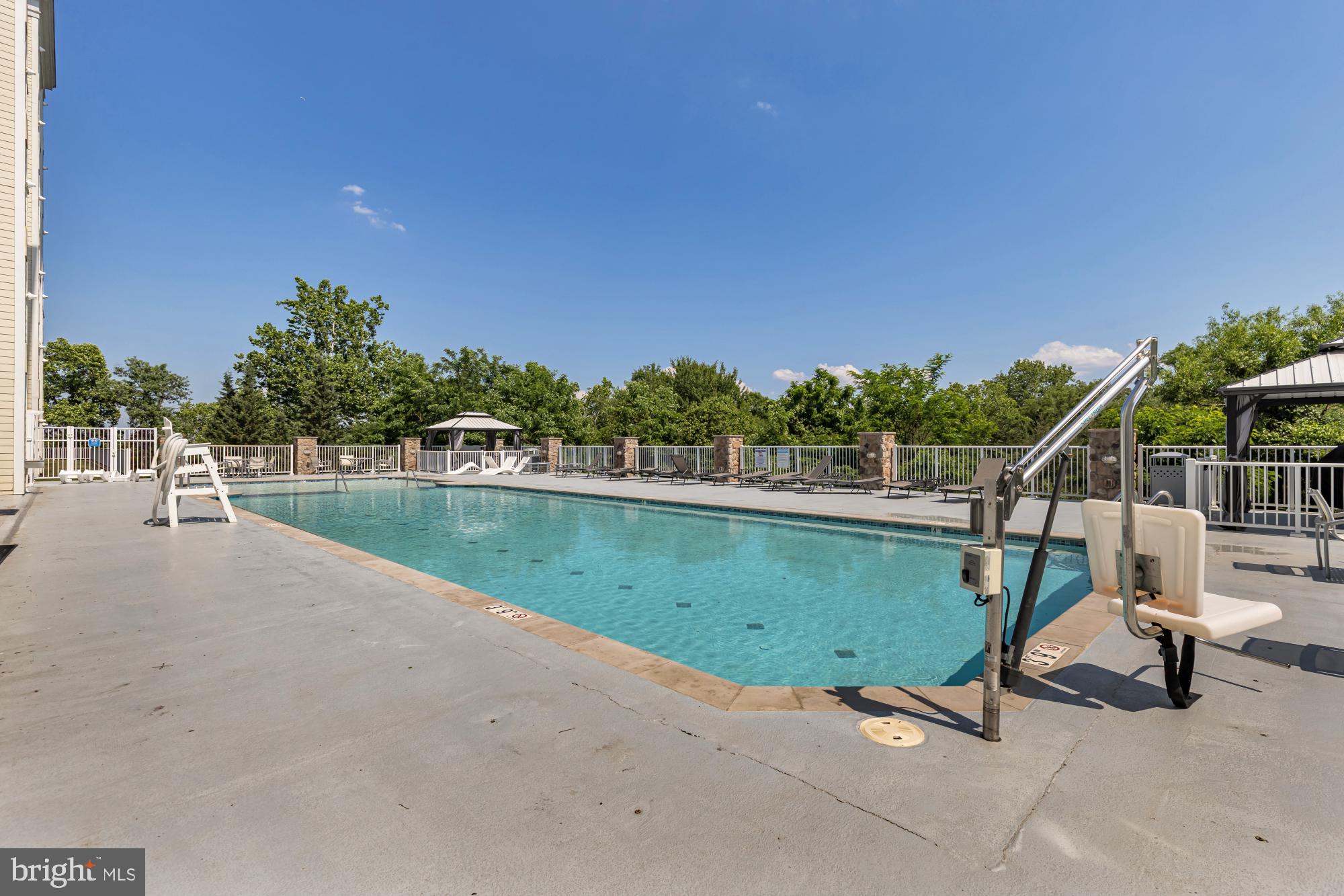 ISABELLA AT MONTICELLO MEWS - Residential
