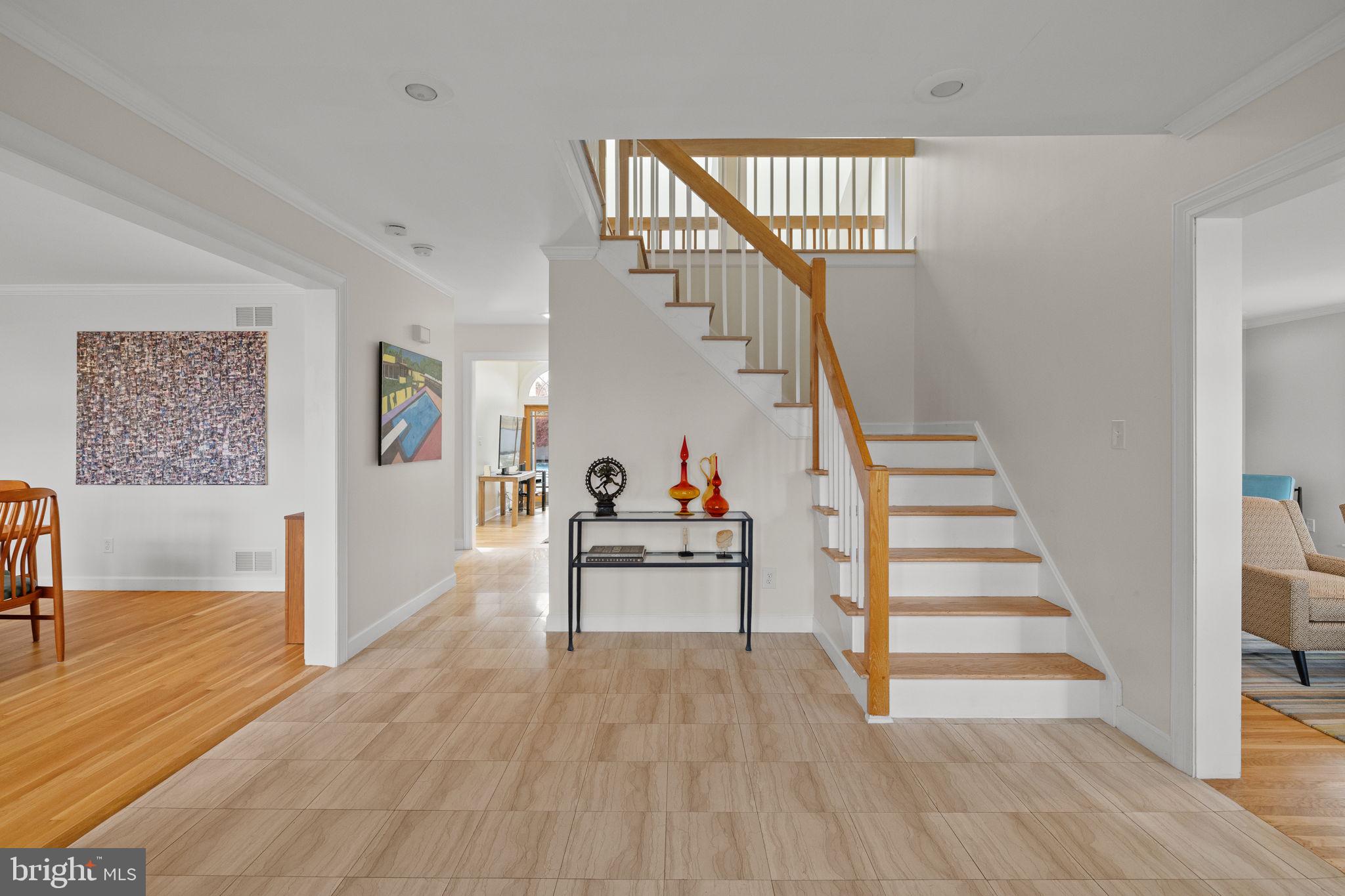 WHITE GATE - Residential