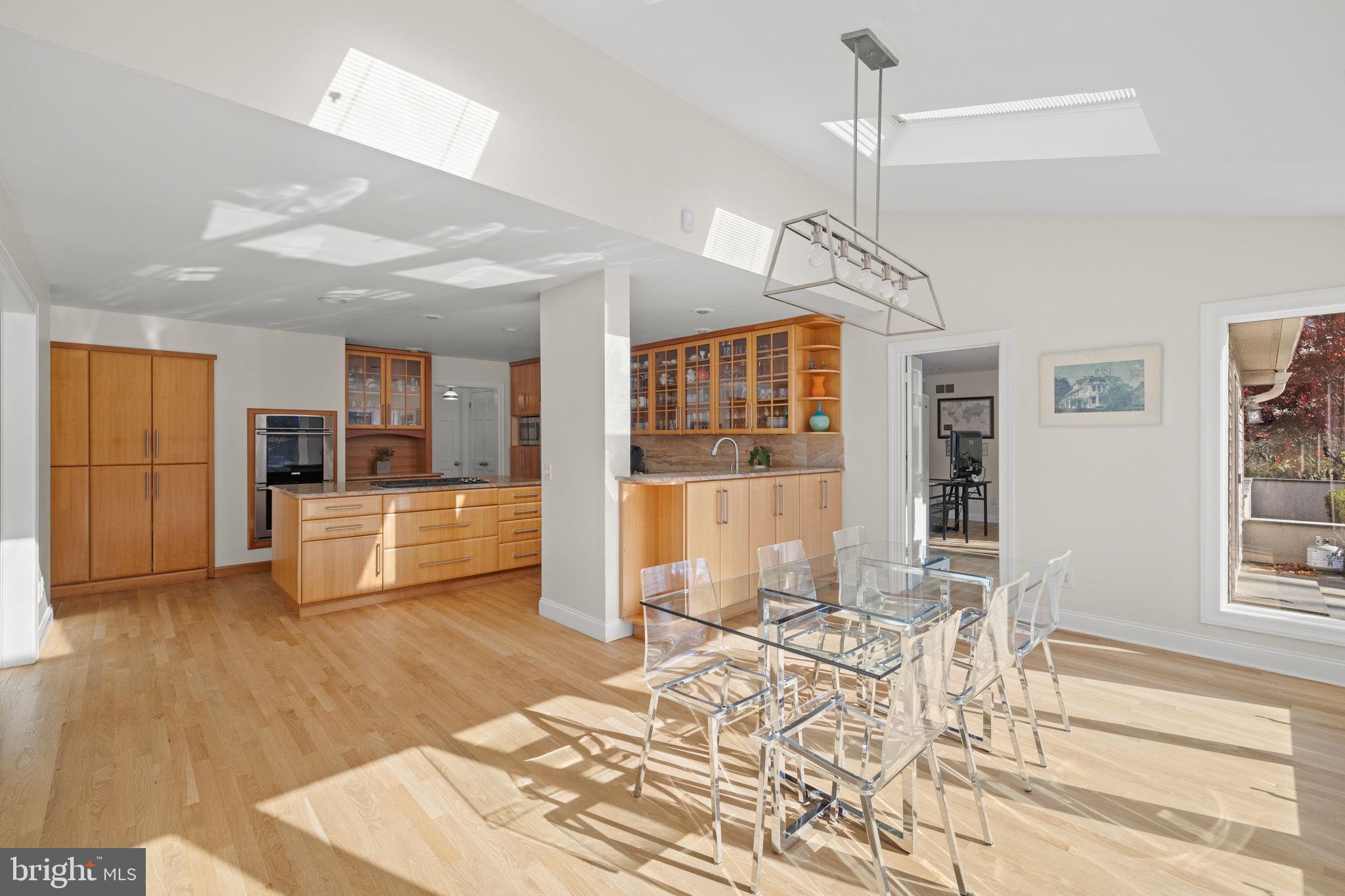 WHITE GATE - Residential
