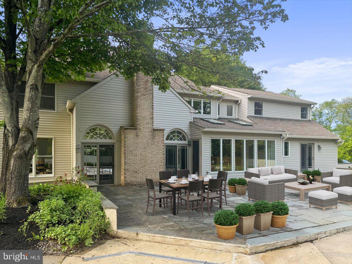 WHITE GATE - Residential