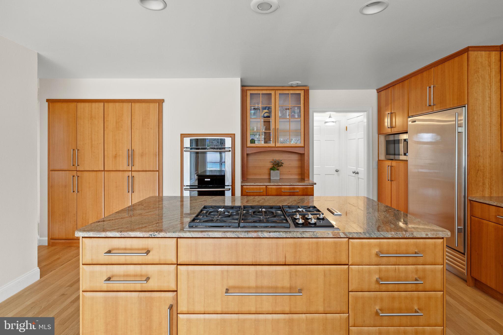 WHITE GATE - Residential