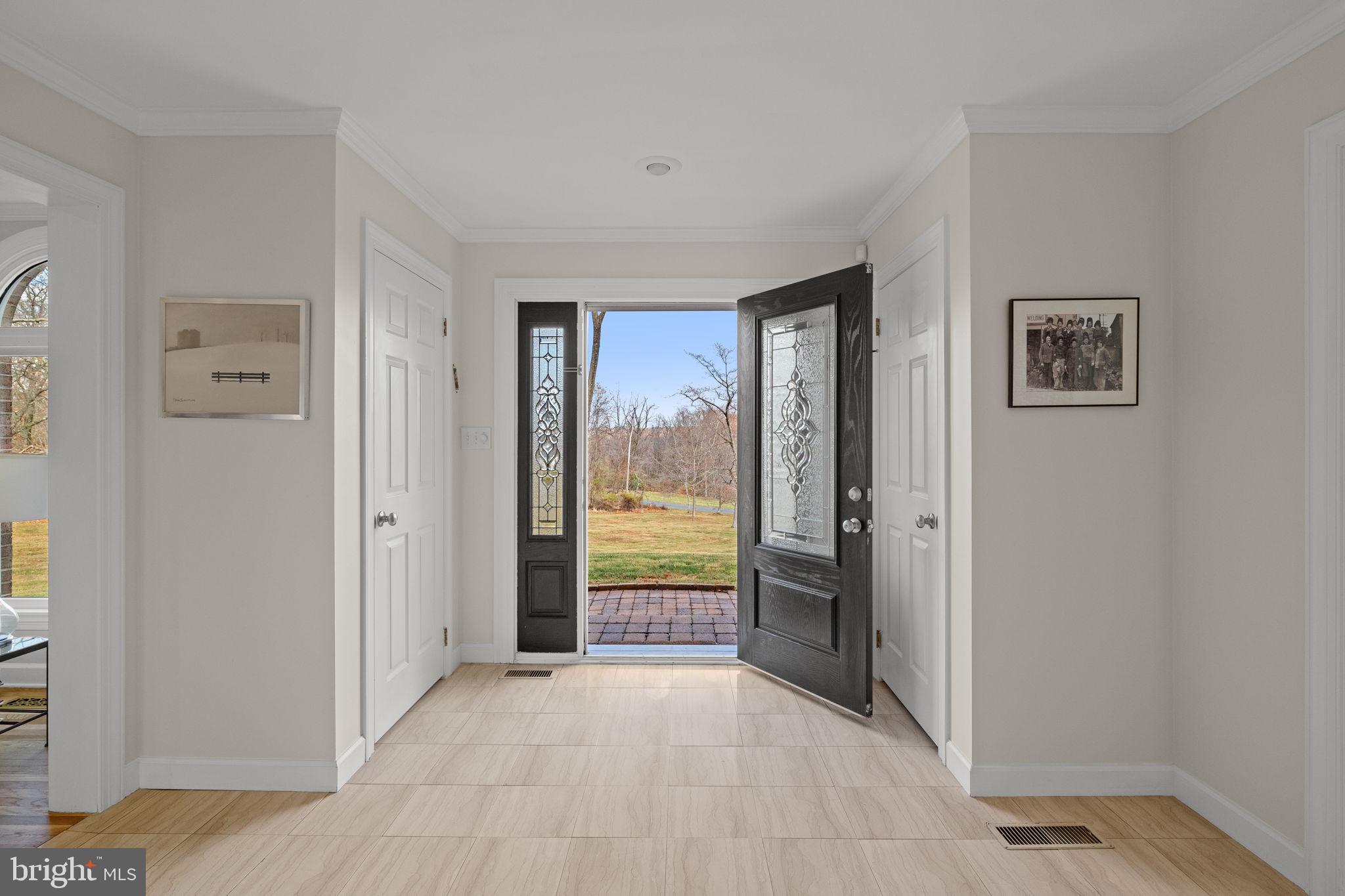 WHITE GATE - Residential
