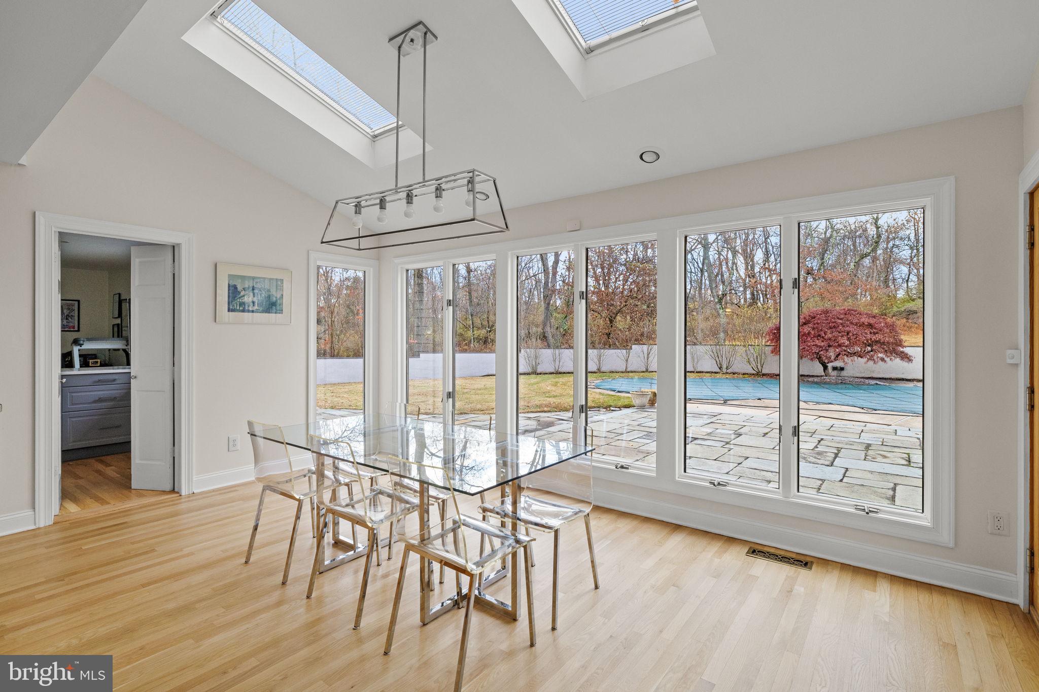 WHITE GATE - Residential