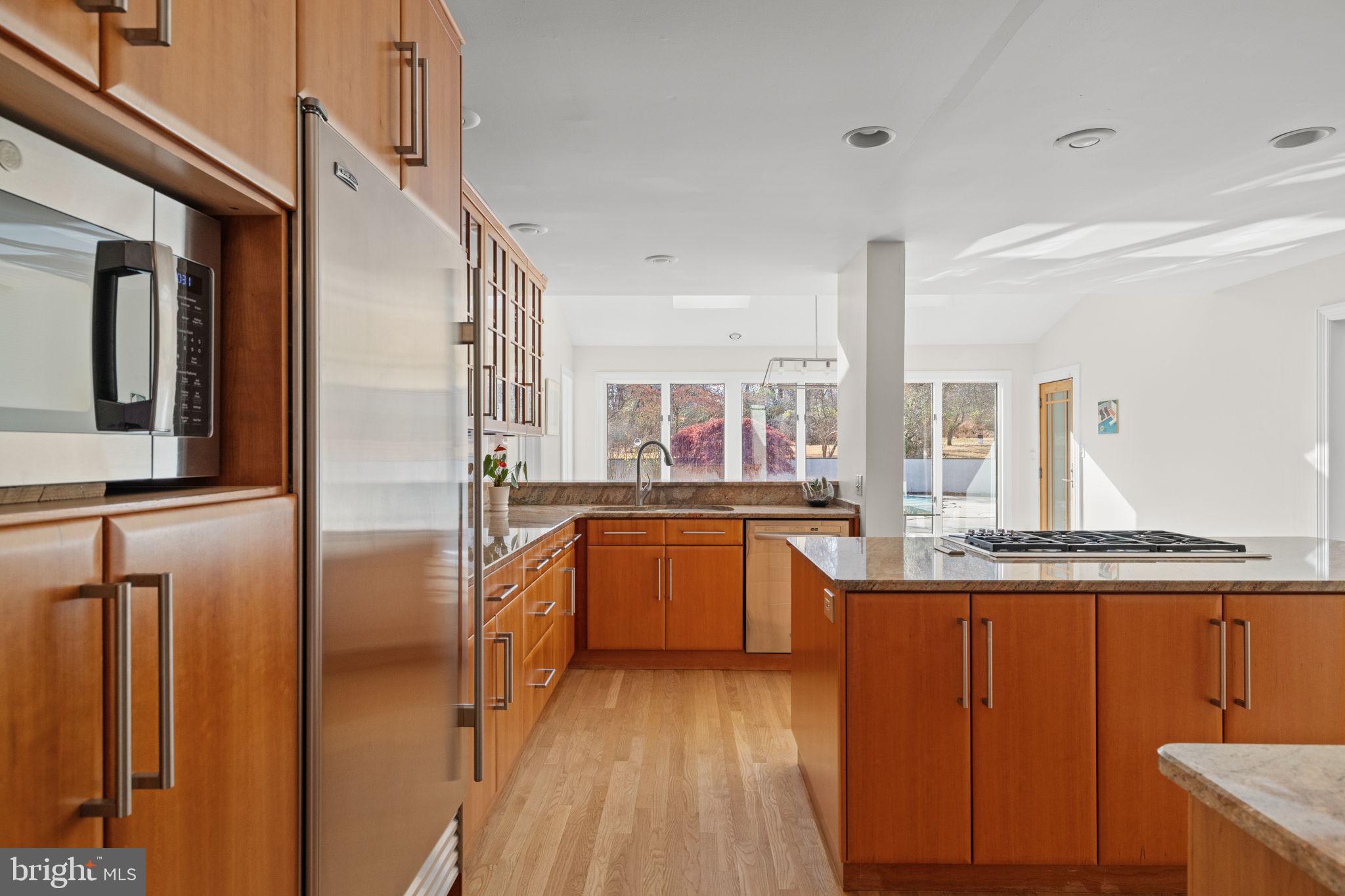 WHITE GATE - Residential