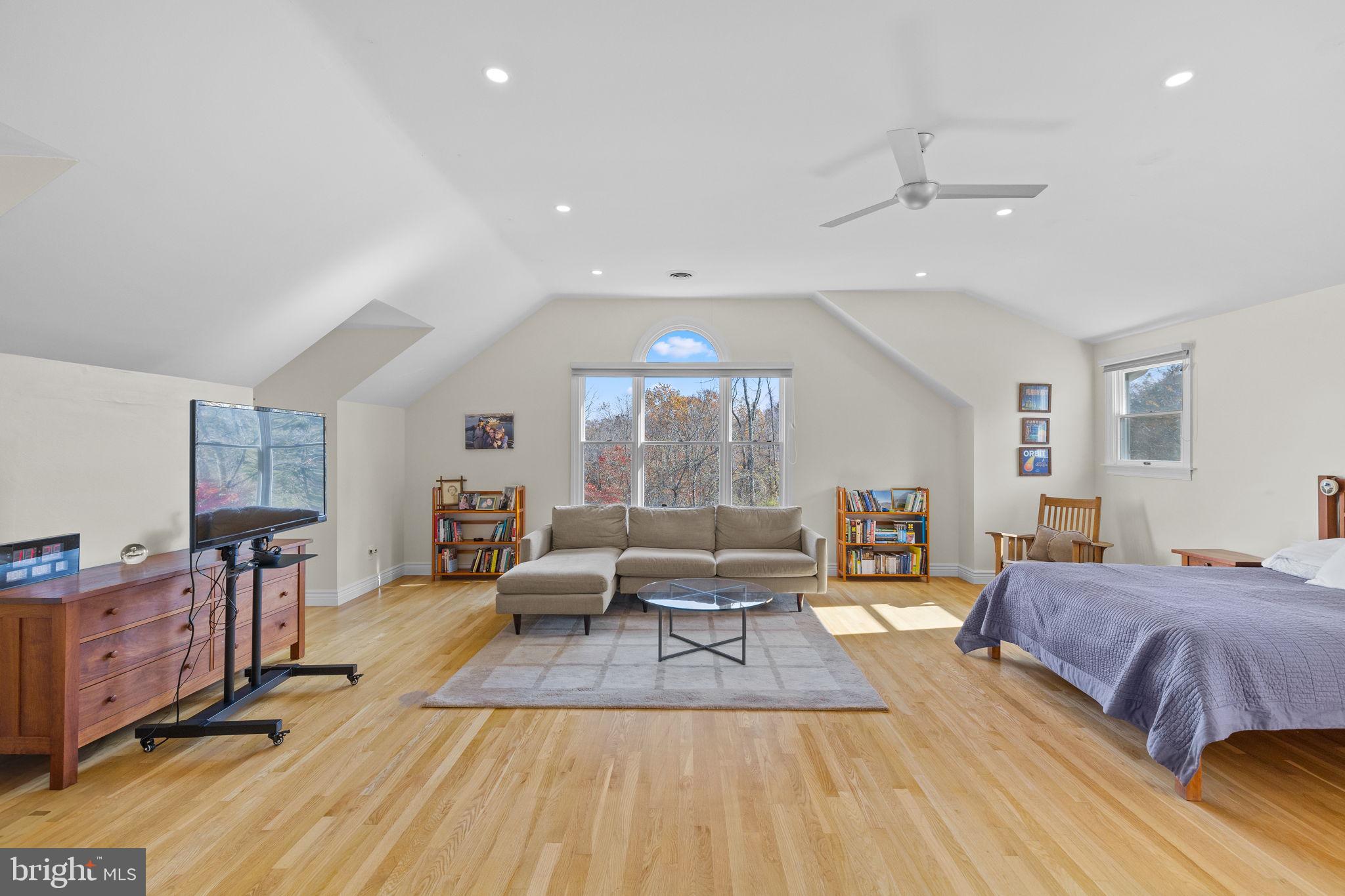 WHITE GATE - Residential
