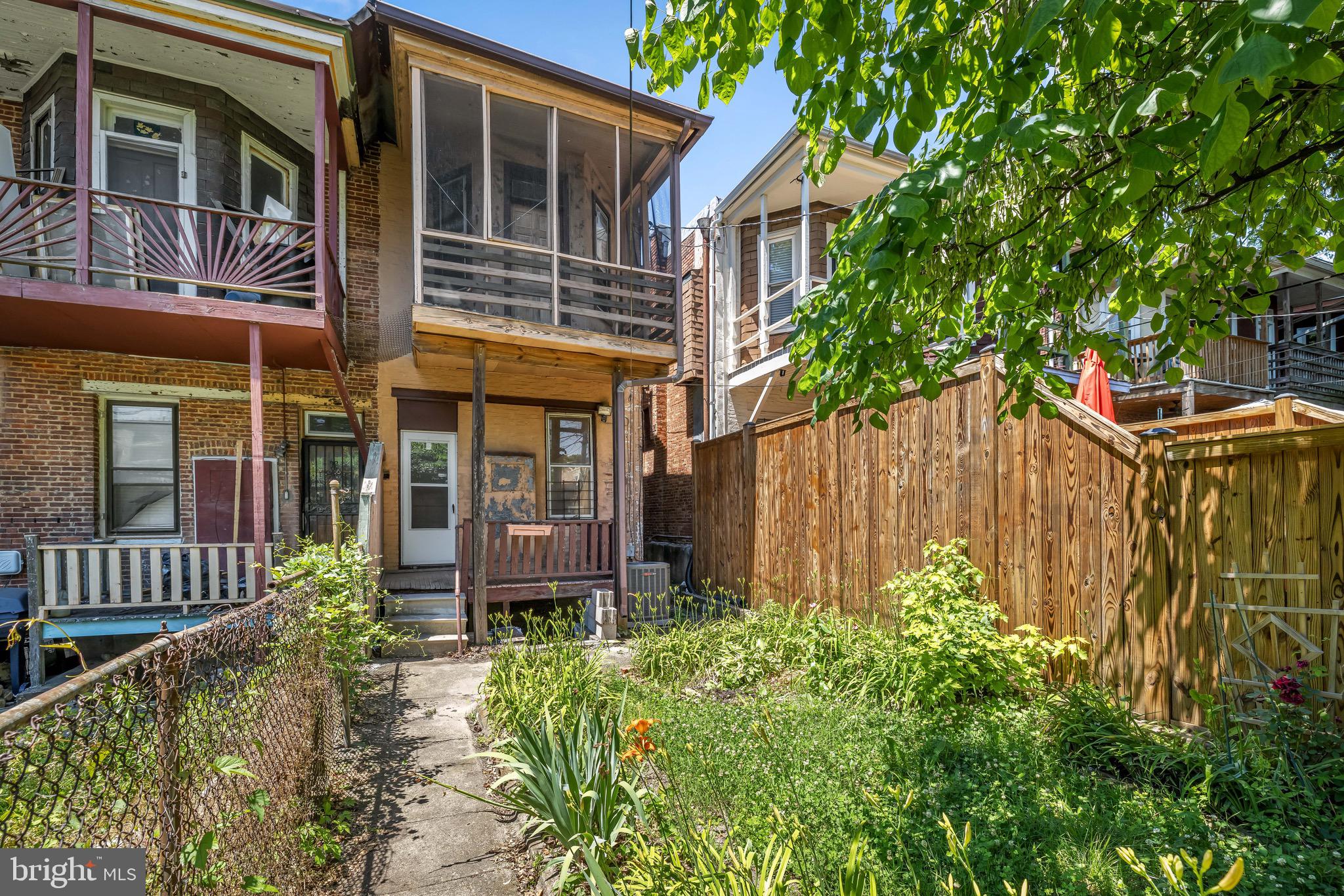 CHARLES VILLAGE - Residential