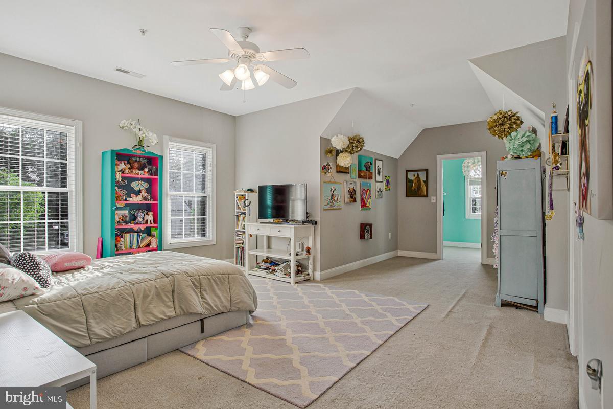 HOMEPORT FARM - Residential