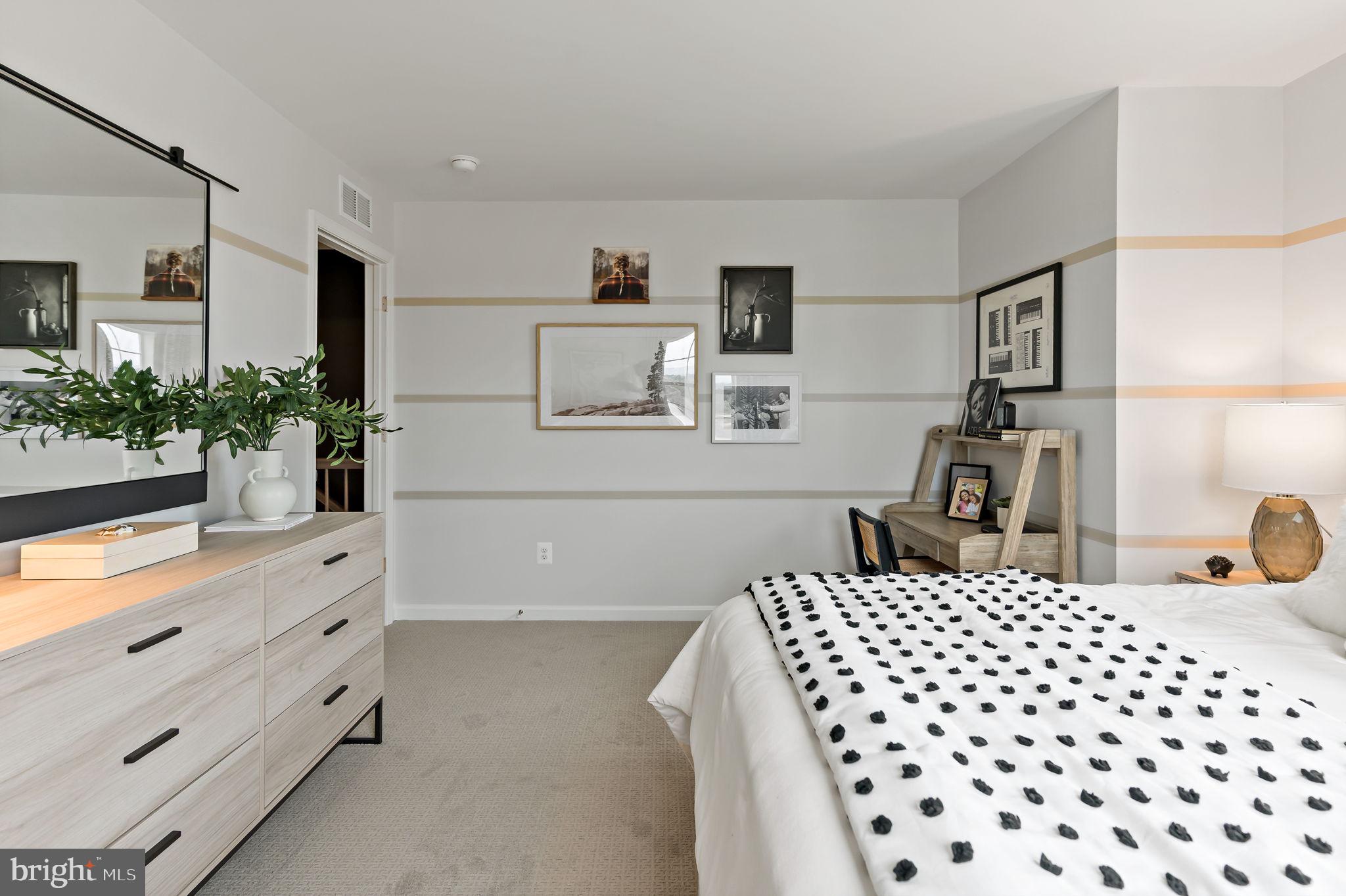 KING'S CROSSING - Residential