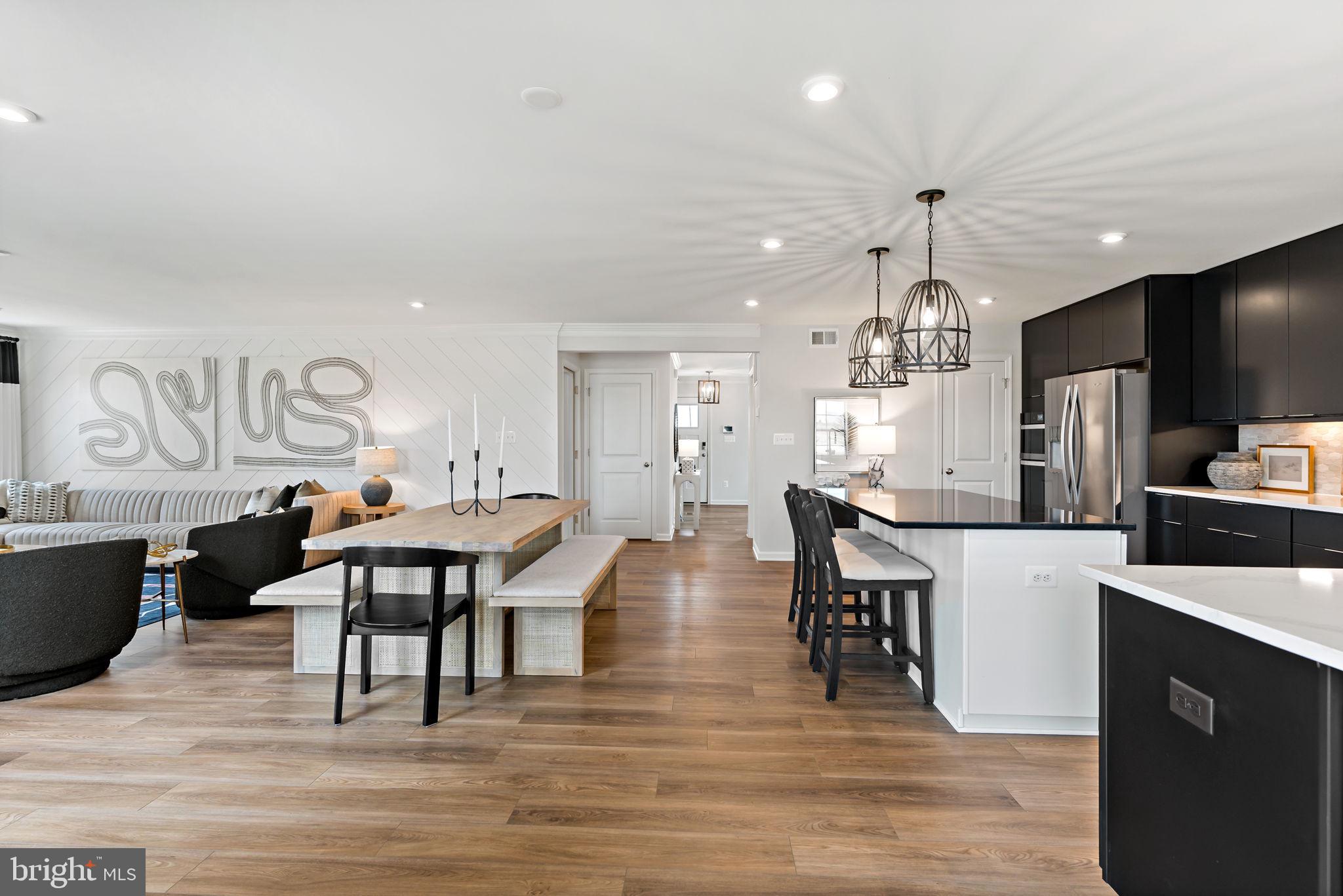 KING'S CROSSING - Residential