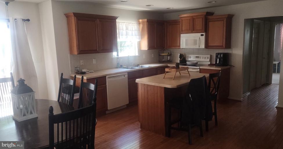 GARRISON LAKE GREE - Residential