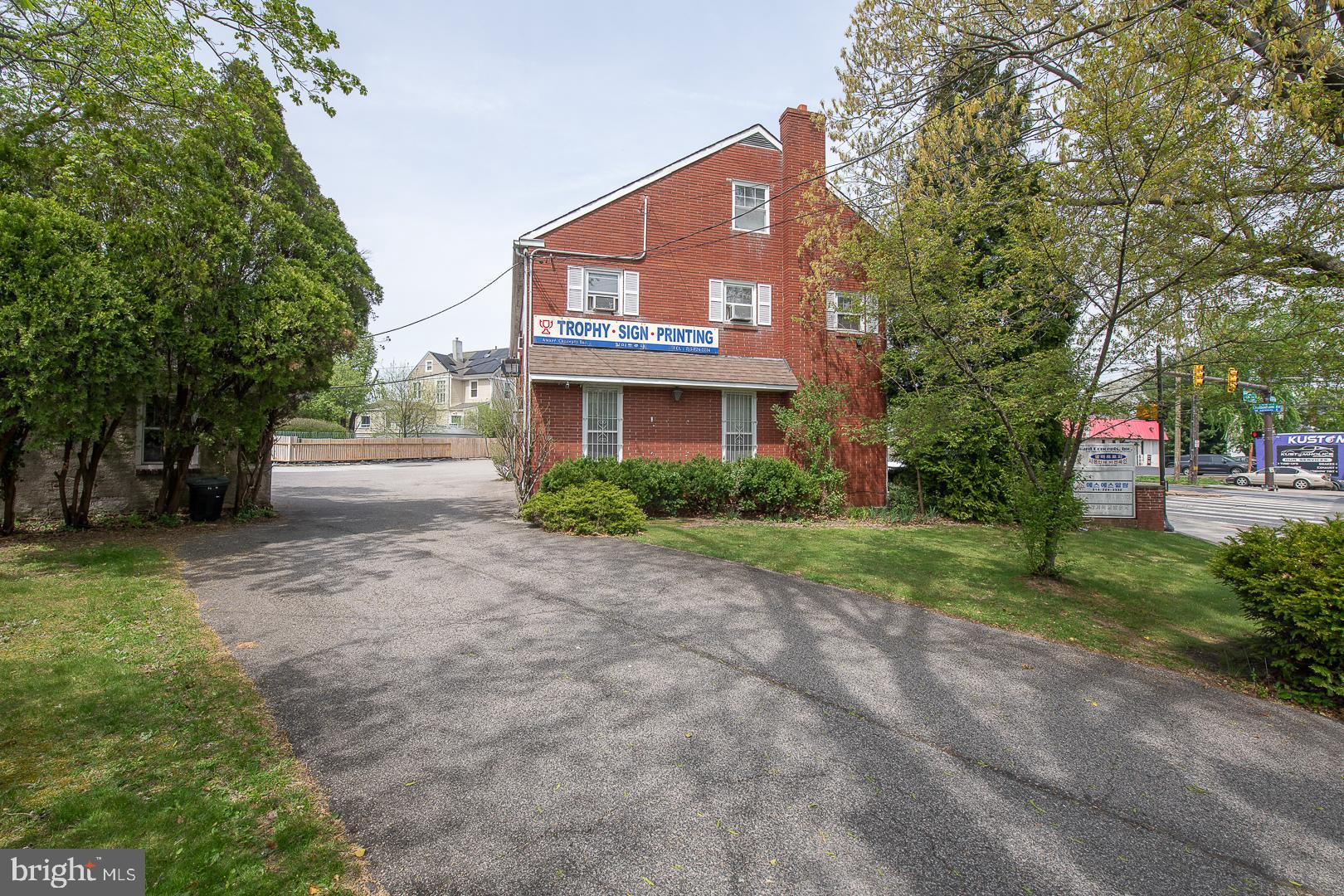 A rare opportunity to own a highly visible, freestanding commercial building on one of Philadelphia's busiest corridors.
Situated on a hard corner, this property offers exceptional signage exposure and easy access for clients and staff alike. The building features 4,560 SF of above-grade space plus a full basement, all sitting on a 12,059 SF lot with parking for 20+ vehicles- a genuine competitive advantage in this market.
The interior is currently configured as multi-office space with a flexible layout that can be easily reconfigured to suit a wide range of end users. Medical practices, contractors, funeral homes, law offices, and general professional users will all find the bones of this building well-suited to their needs.
The surrounding area is well-established with a strong mix of office and retail, and the property's prominent corner position puts your business in front of significant daily traffic.
Ideal for: Owner-occupants looking to stop paying rent and start building equity. Investors with the right vision will also find this worth a look.