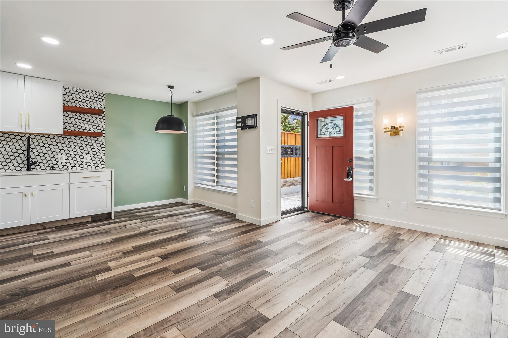 LITTLE ROCKY RUN - Residential Lease