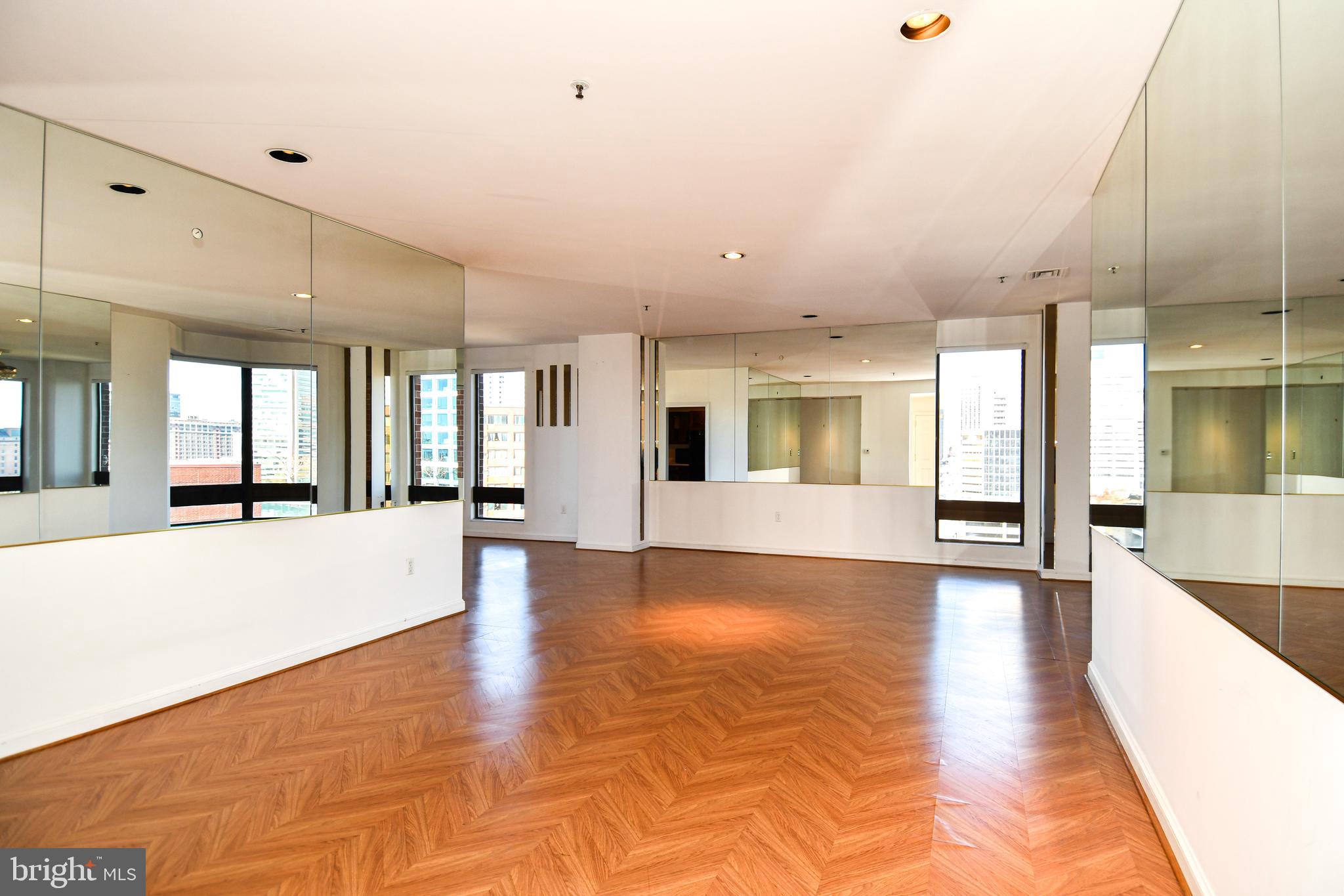 Sellers say sell !!  This lovely two bedroom two bath 8th Floor residence is waiting for new owners to come in and make this property their own and use their vision to turn it into the fantastic residence it can be . With great space and so much natural light in every room along with sweeping city views won't disappoint!