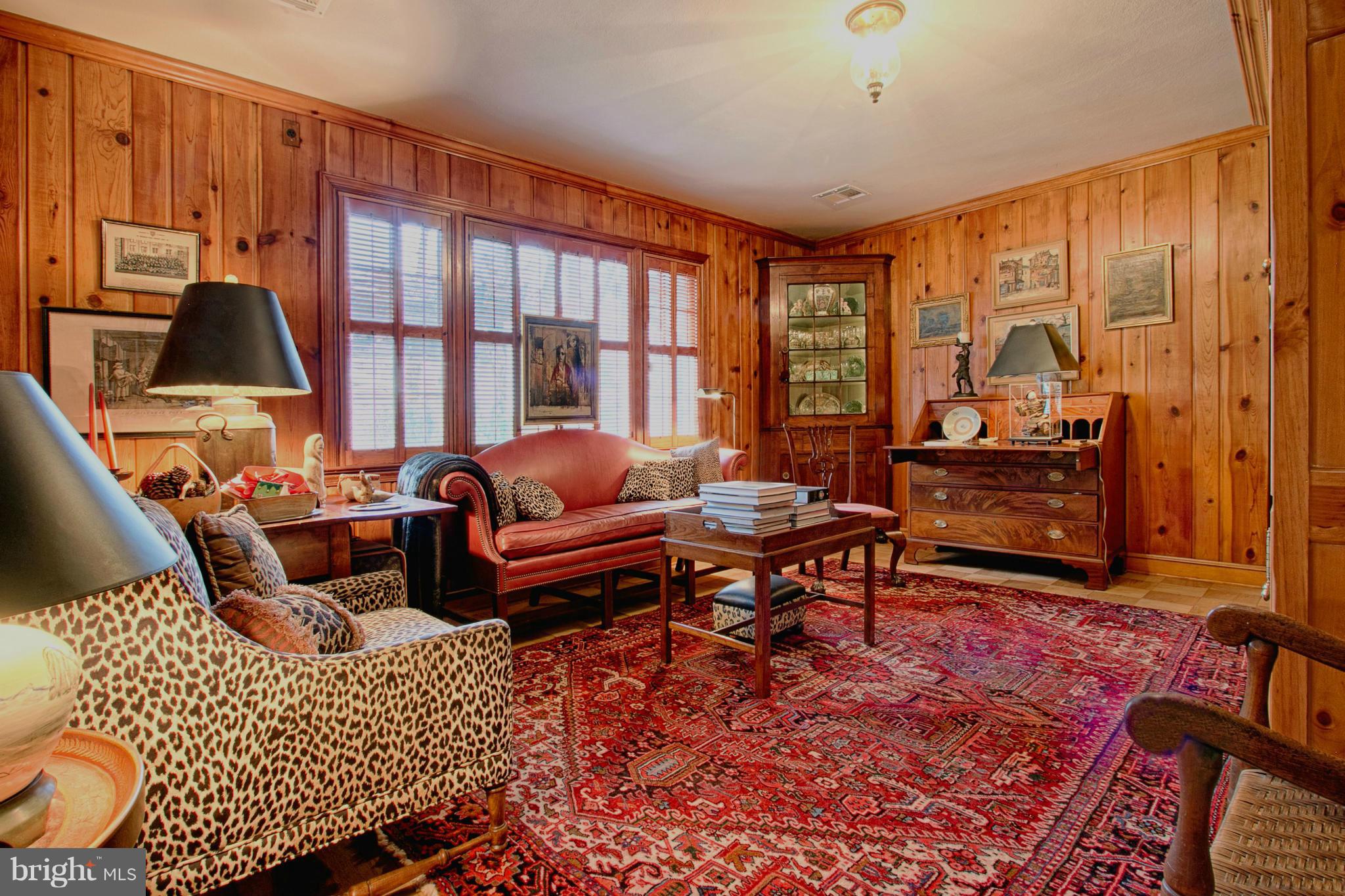 COUNTRY CLUB HILLS - Residential