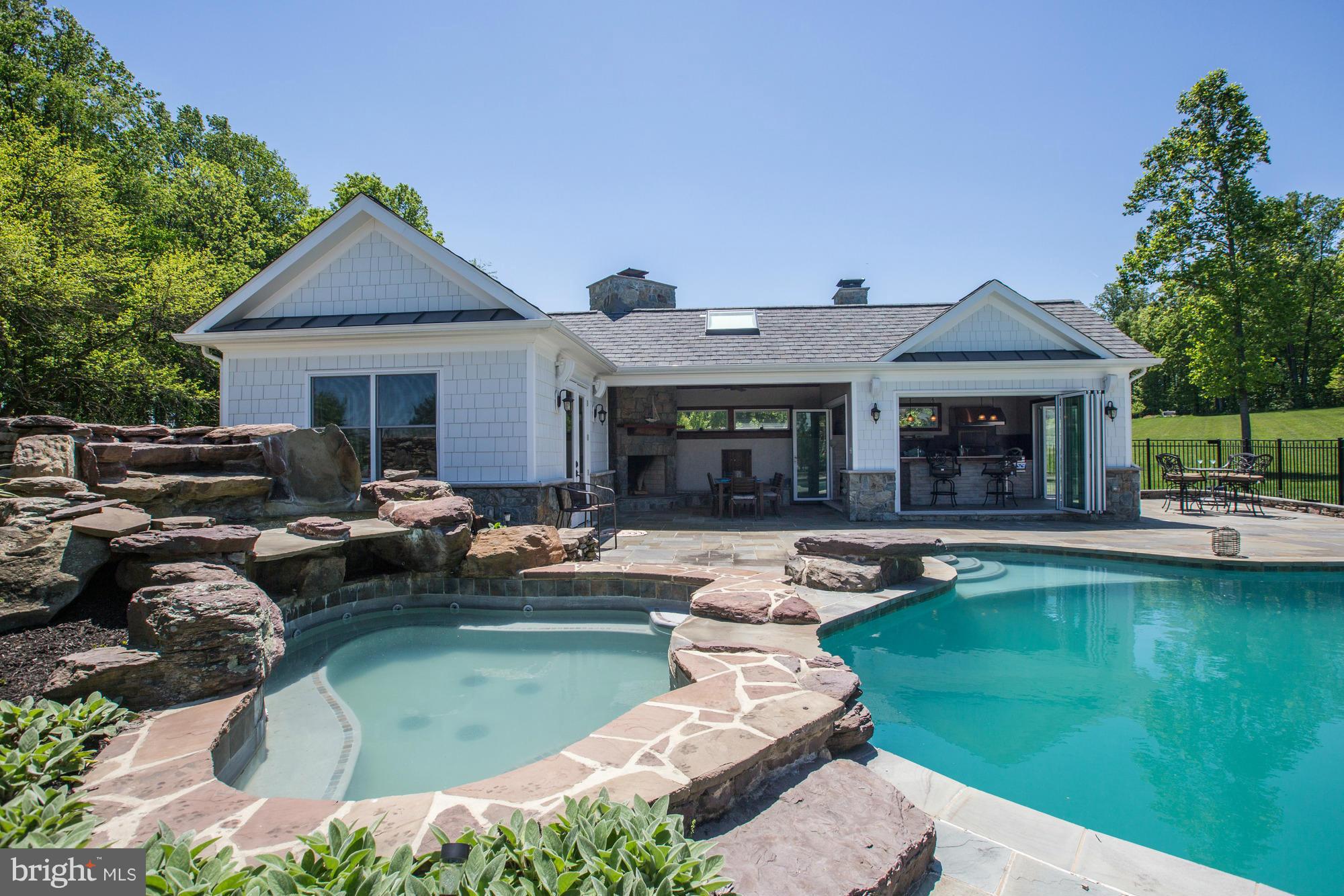 LAYTONSVILLE OUTSIDE - Residential