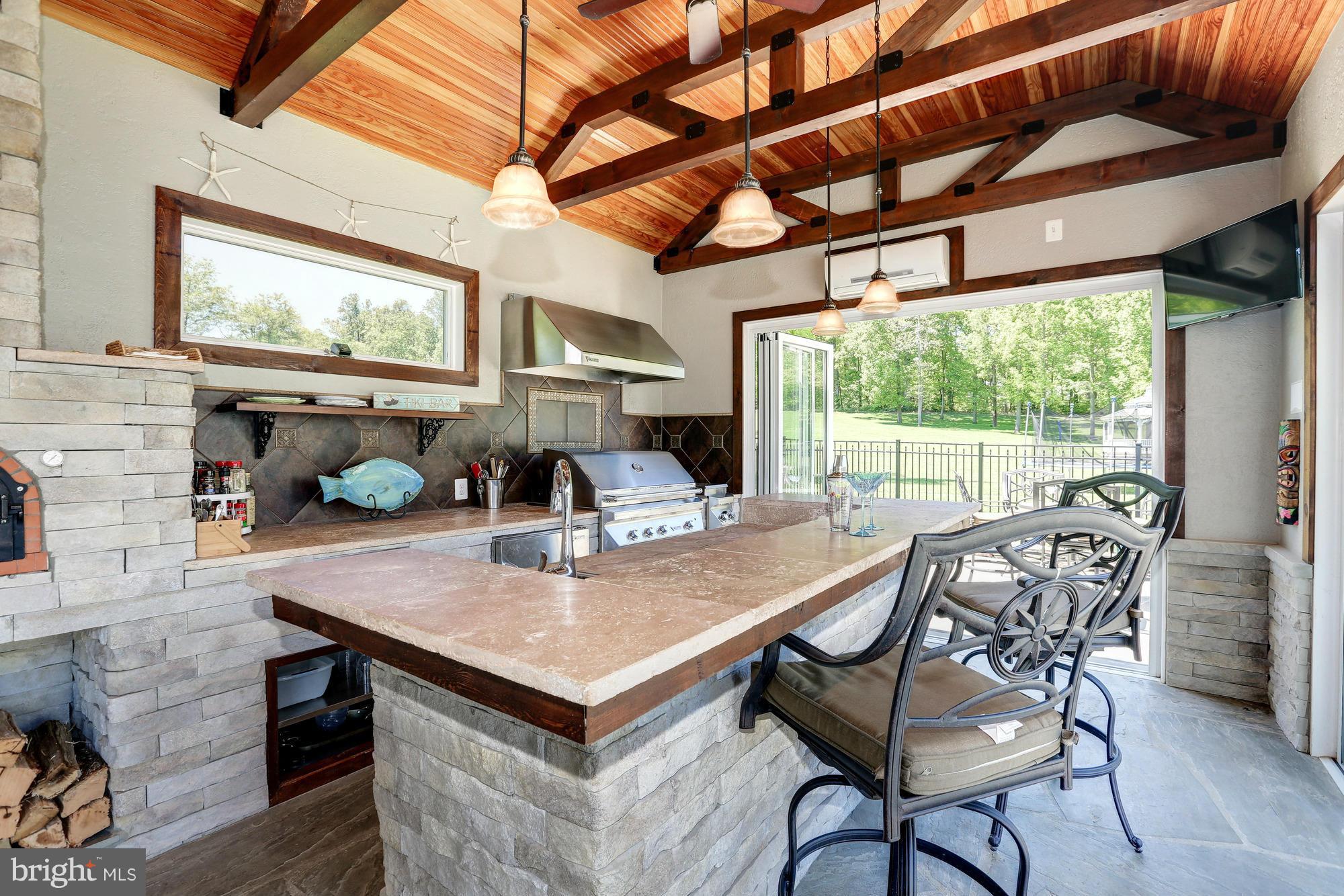 LAYTONSVILLE OUTSIDE - Residential