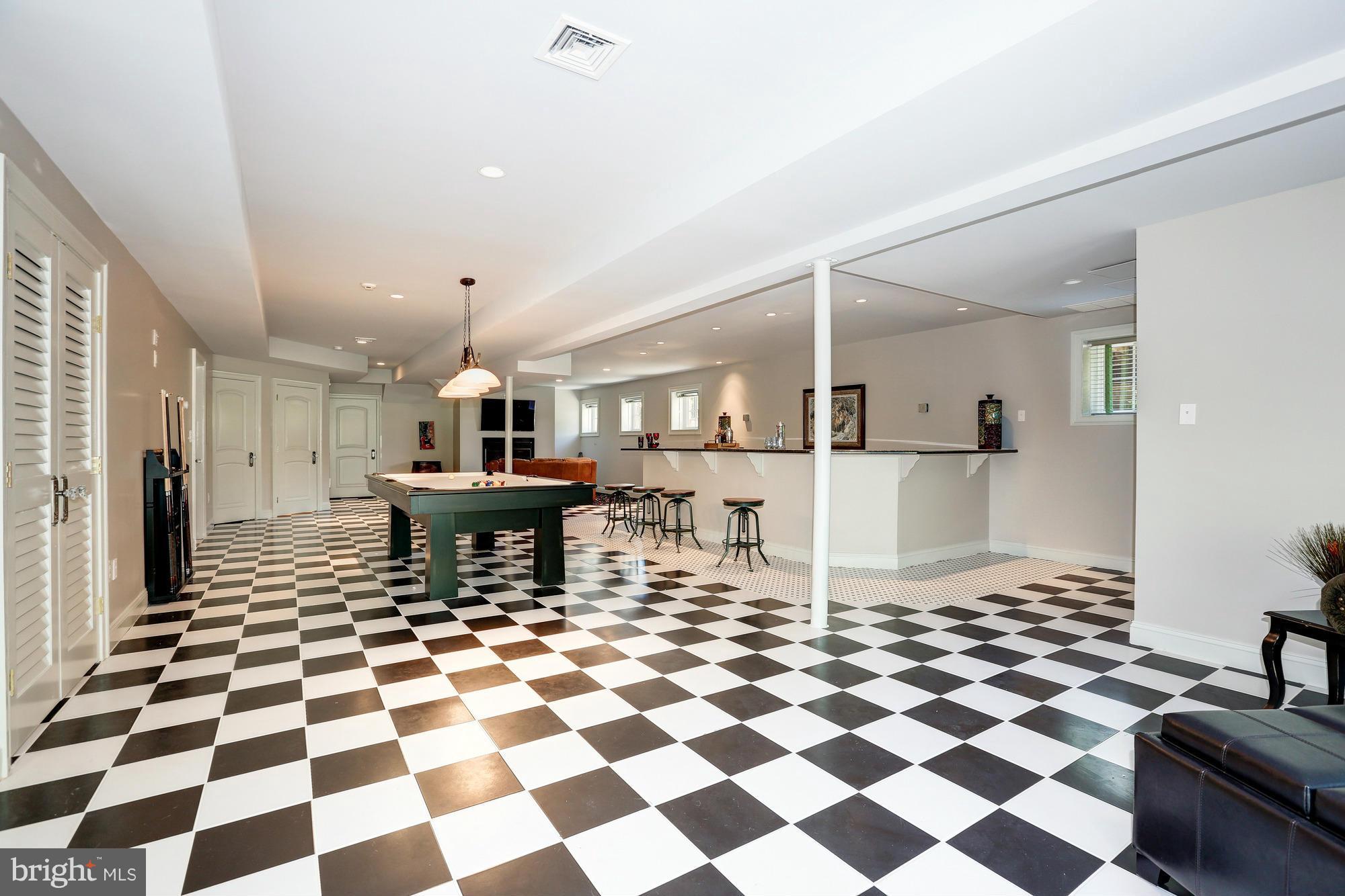 LAYTONSVILLE OUTSIDE - Residential