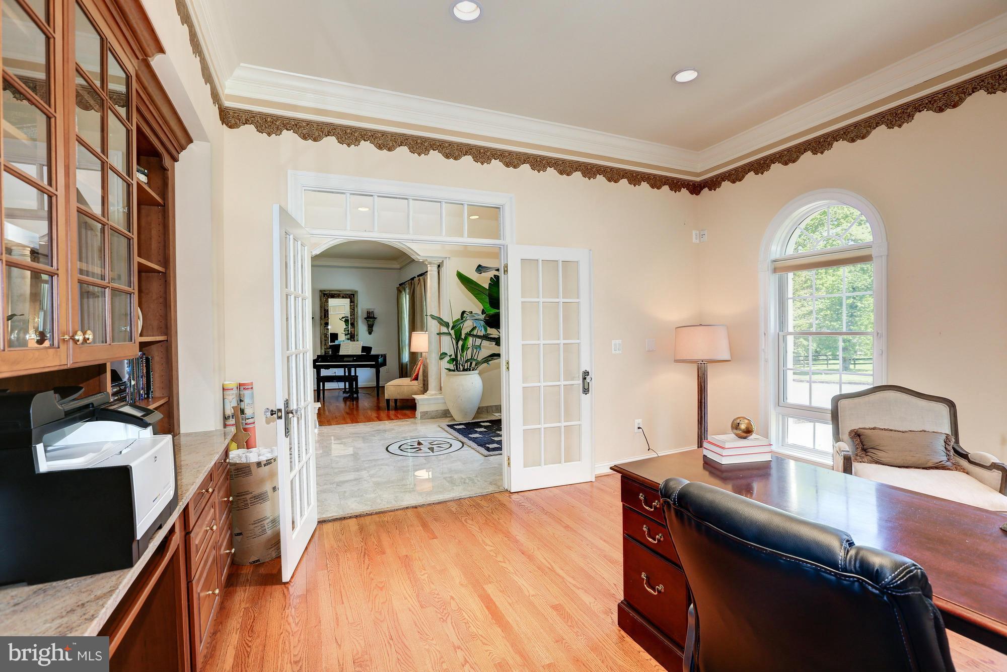 LAYTONSVILLE OUTSIDE - Residential