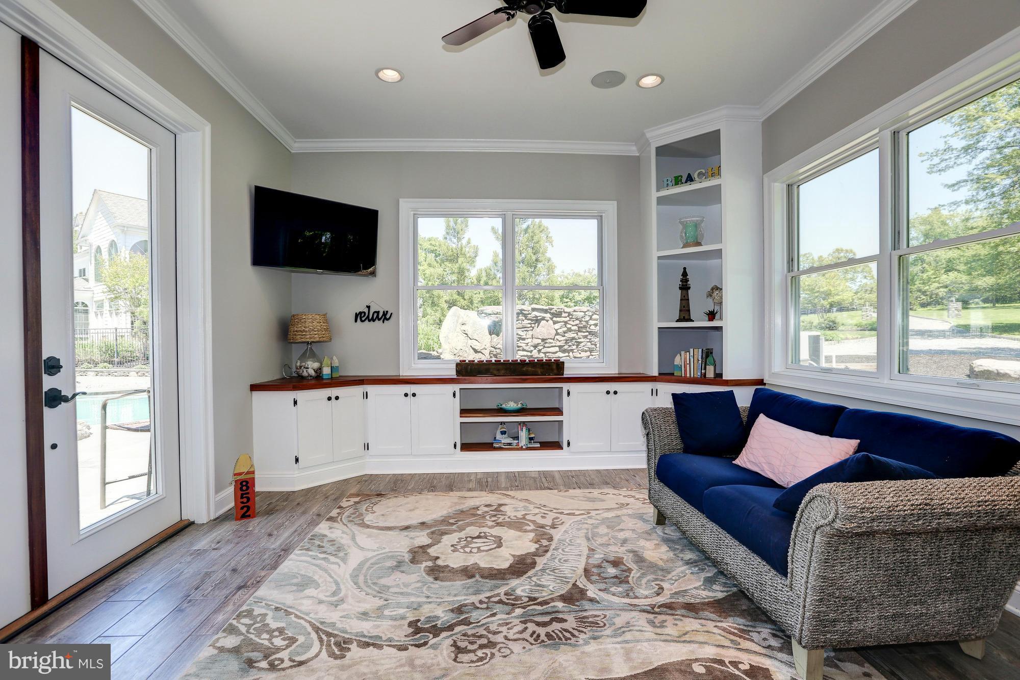 LAYTONSVILLE OUTSIDE - Residential