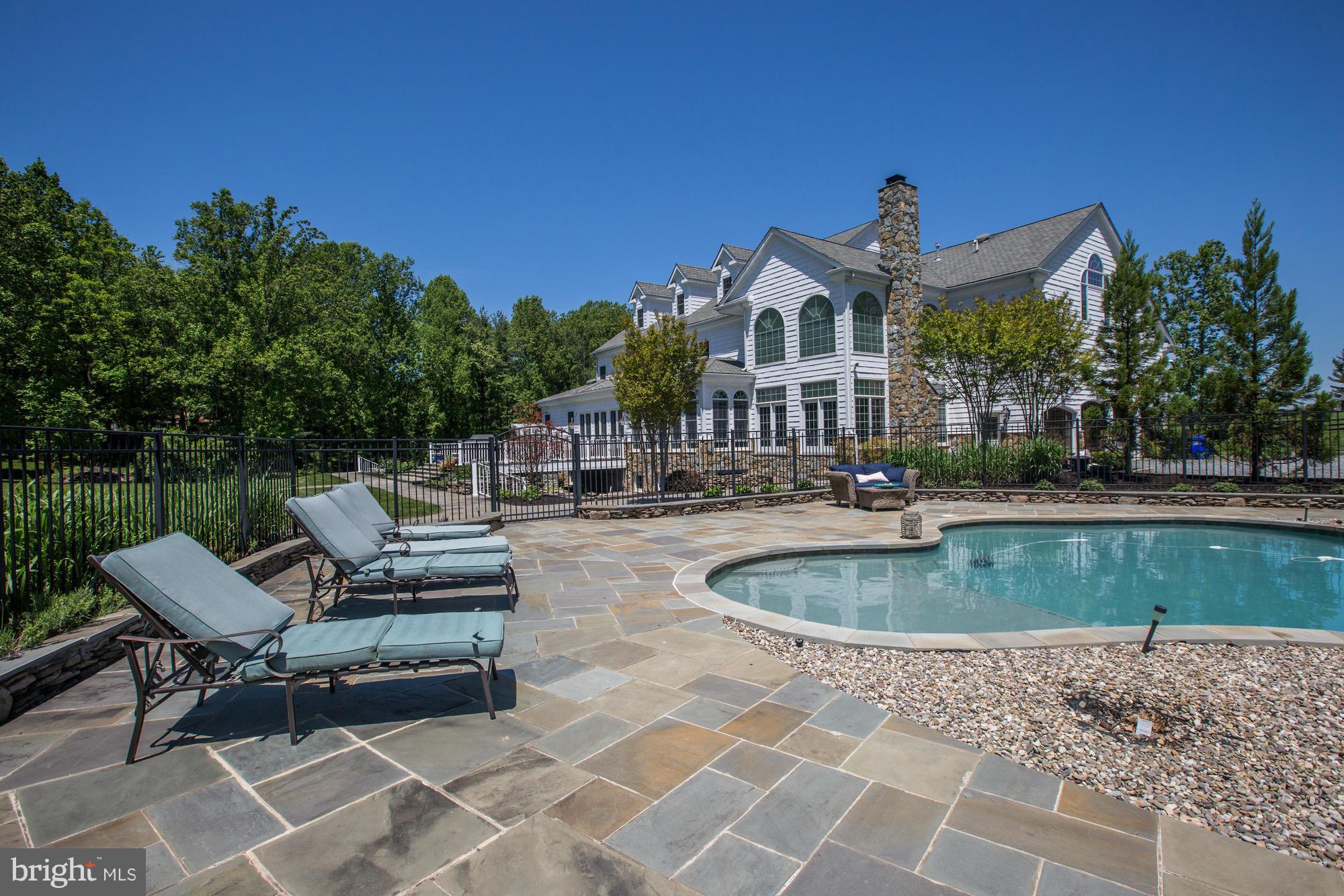 LAYTONSVILLE OUTSIDE - Residential