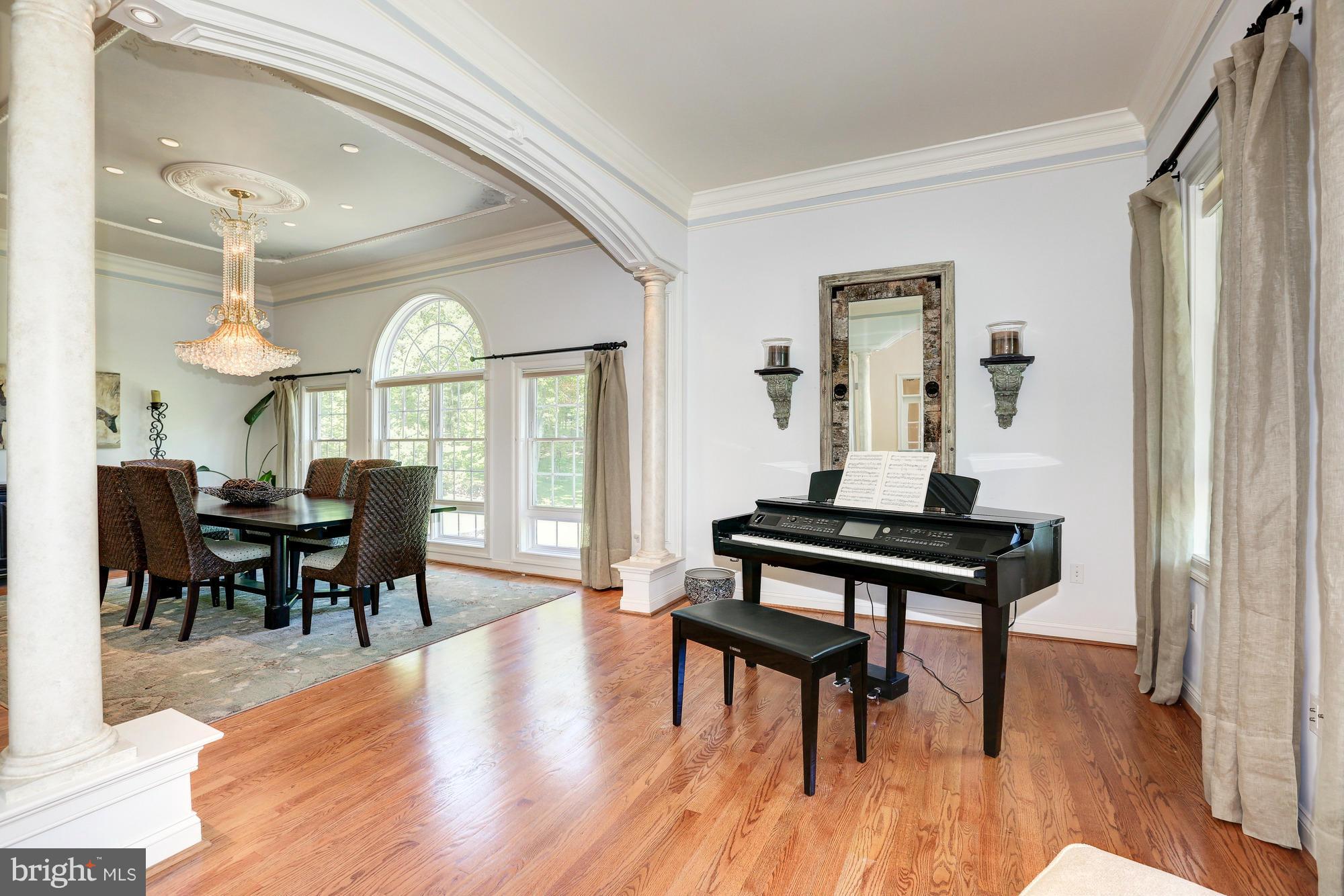 LAYTONSVILLE OUTSIDE - Residential