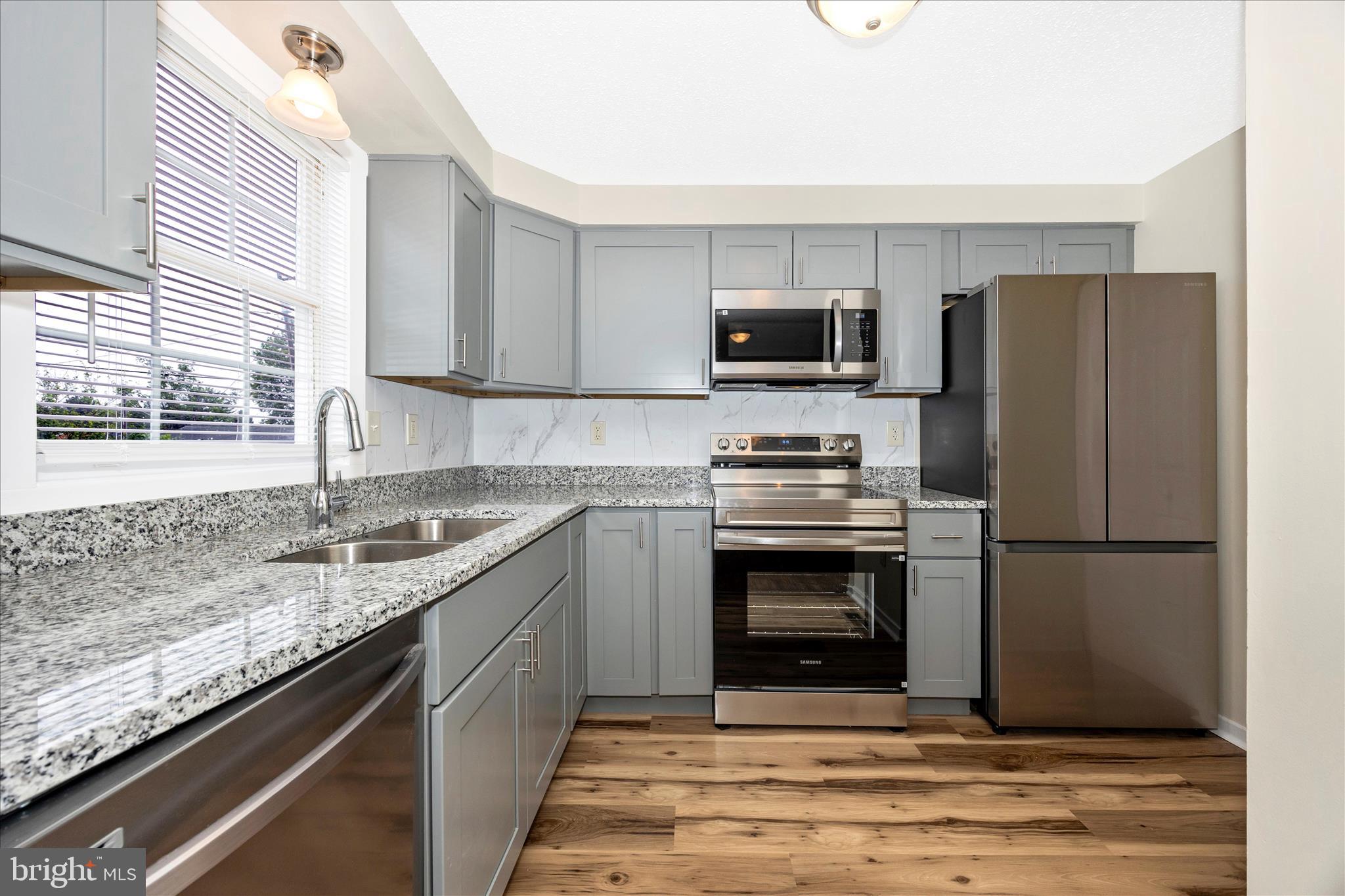 LANGLEY EAST - Residential