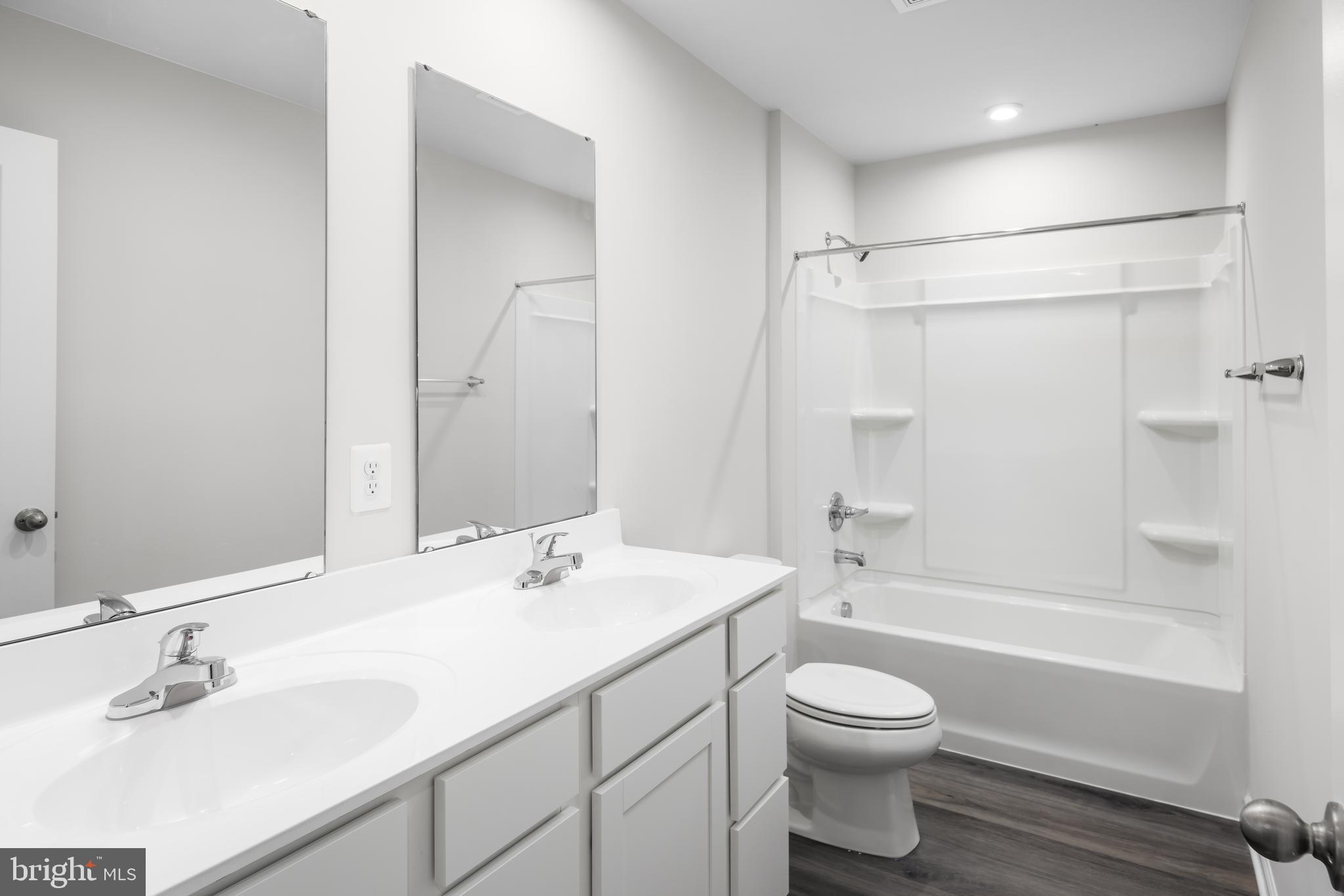 CARDINAL POINTE - Residential