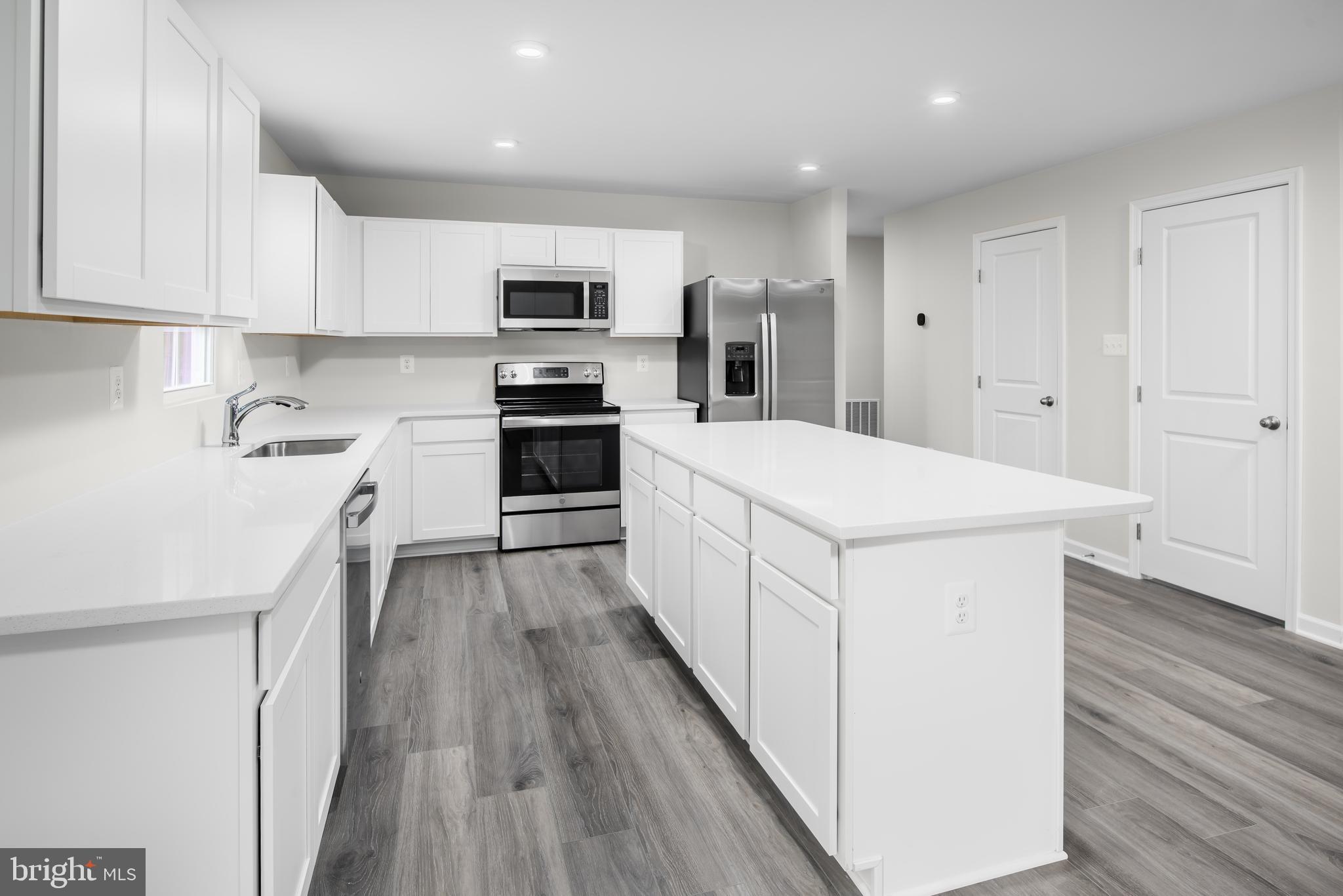 CARDINAL POINTE - Residential