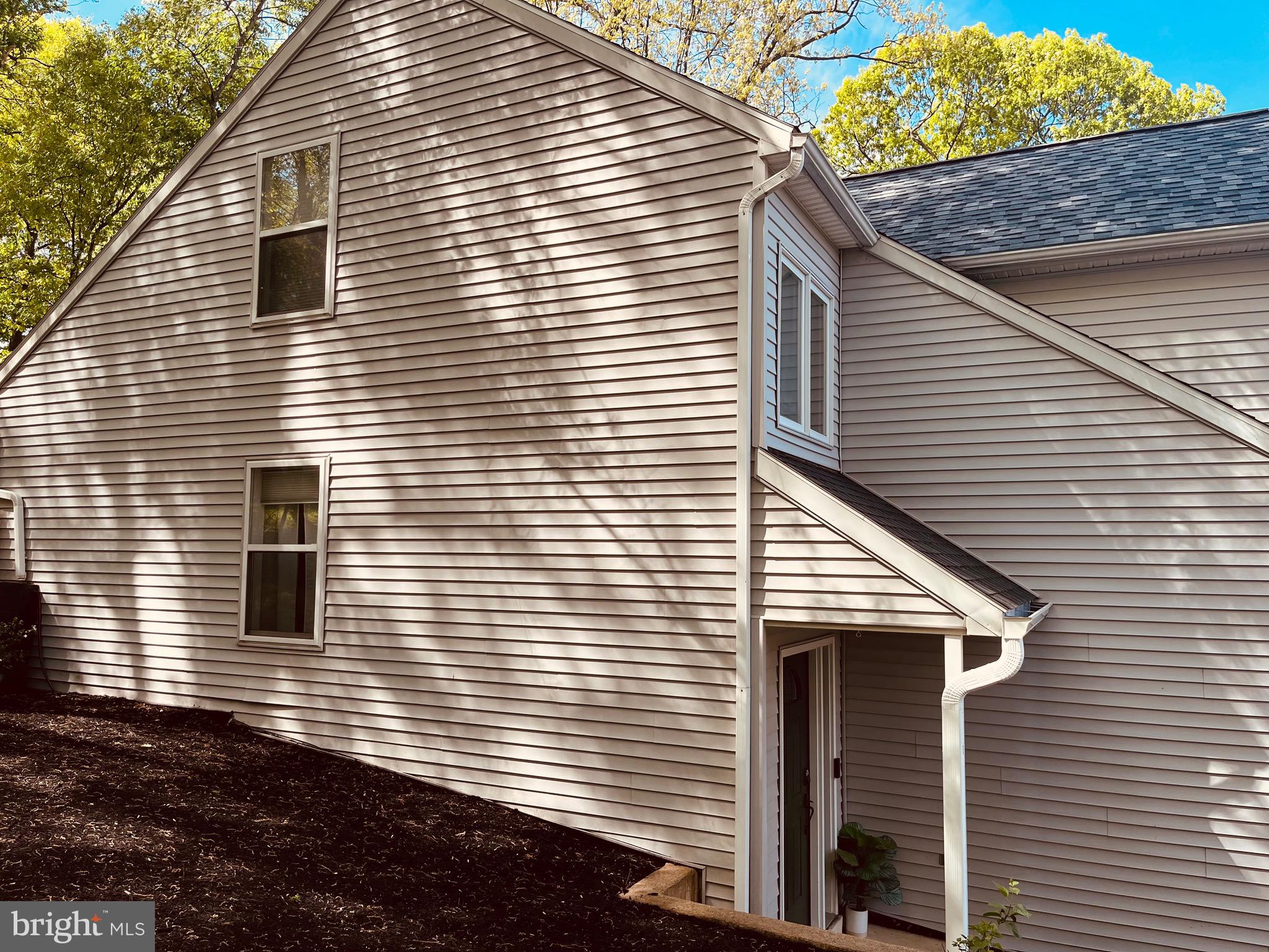 SUMMIT POINTE - Residential