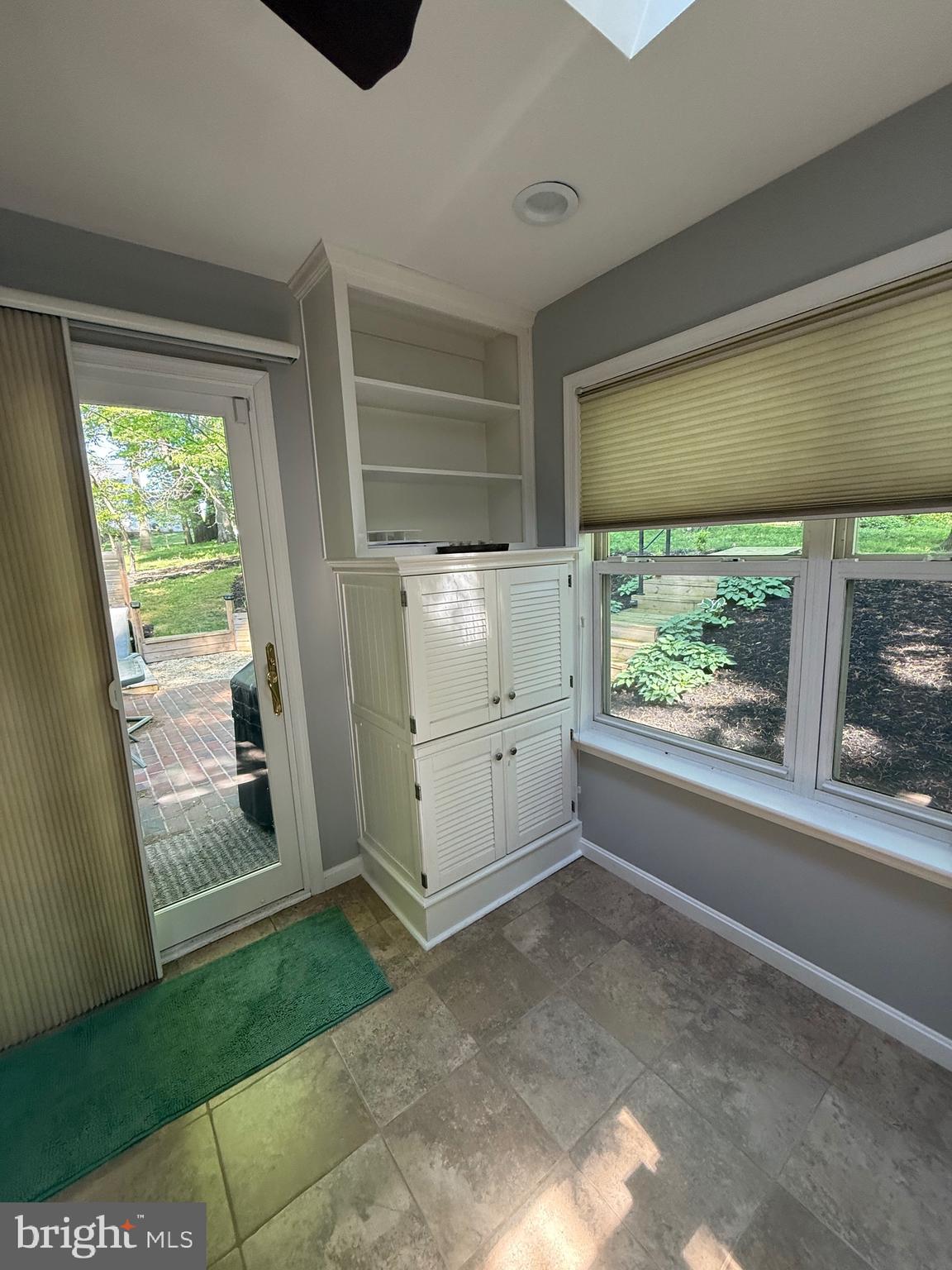 SUMMIT POINTE - Residential