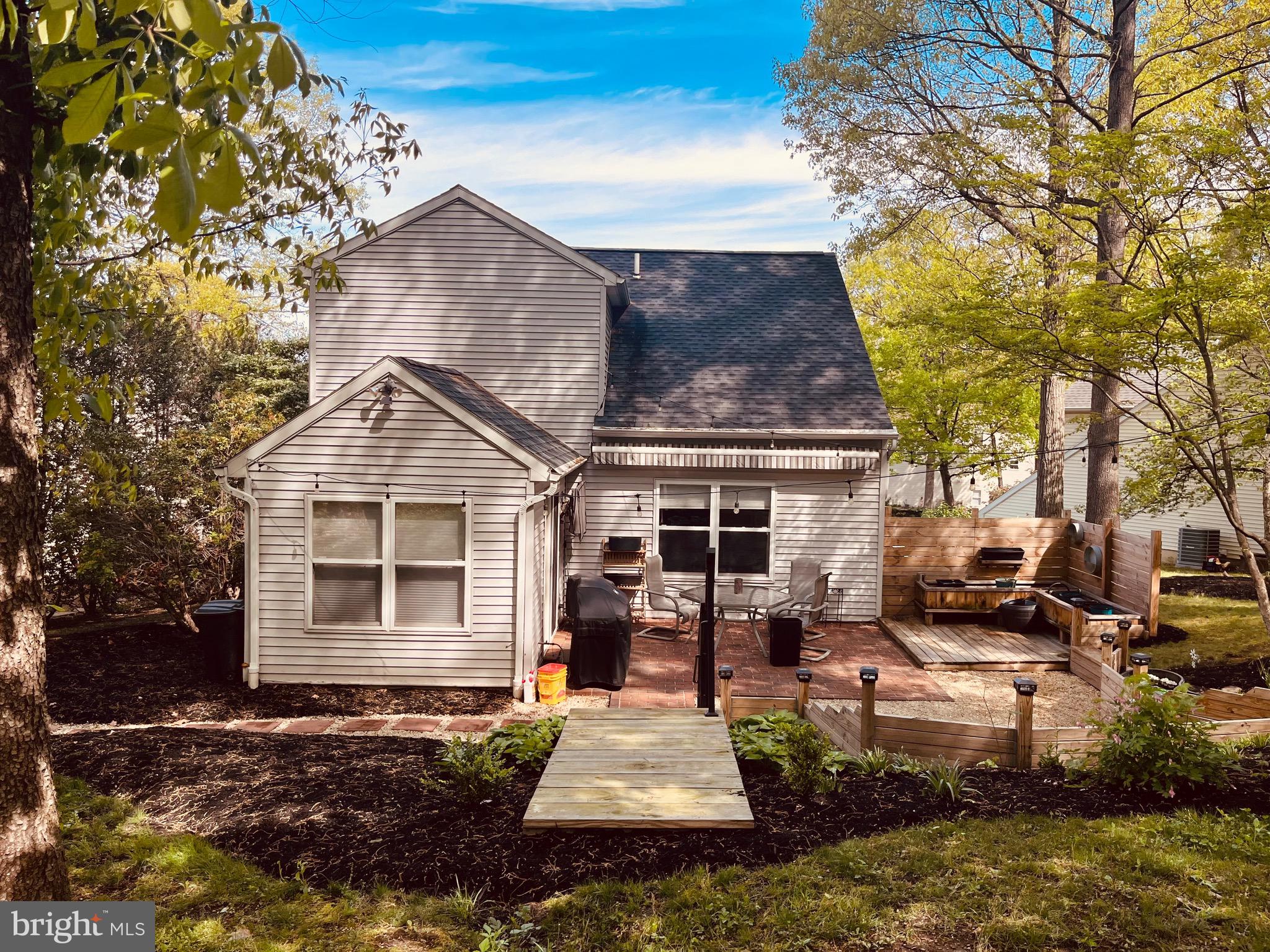 SUMMIT POINTE - Residential