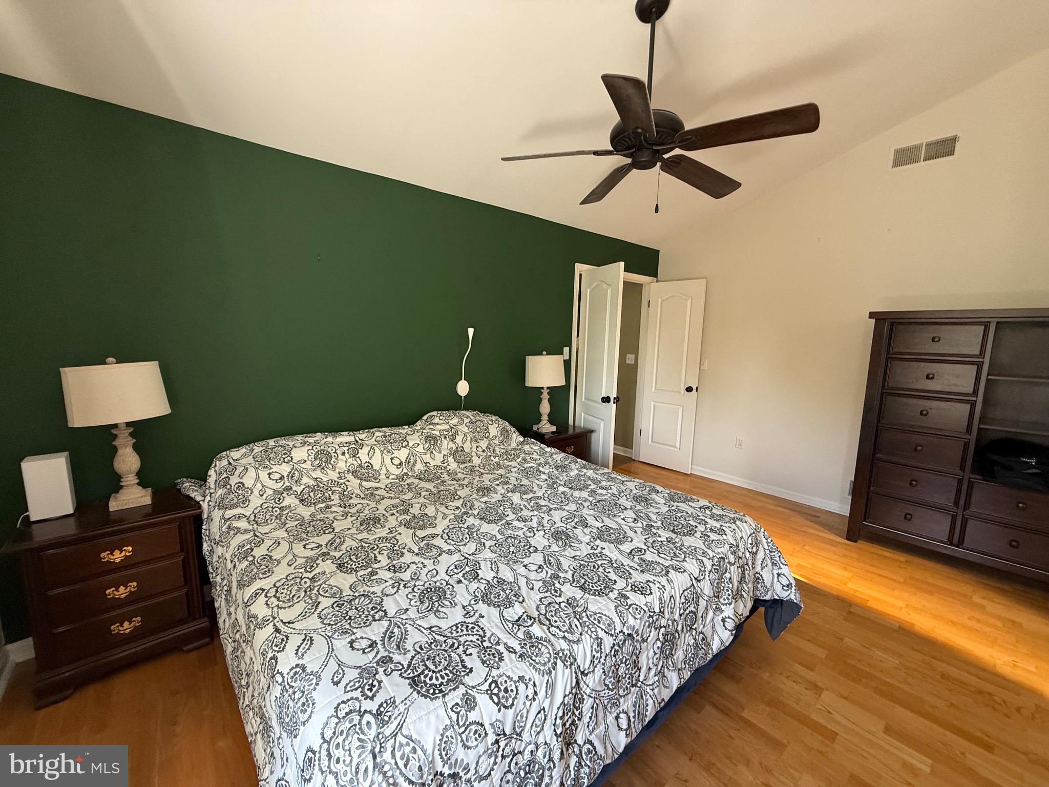 SUMMIT POINTE - Residential
