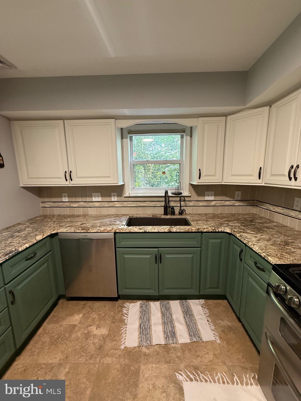 SUMMIT POINTE - Residential
