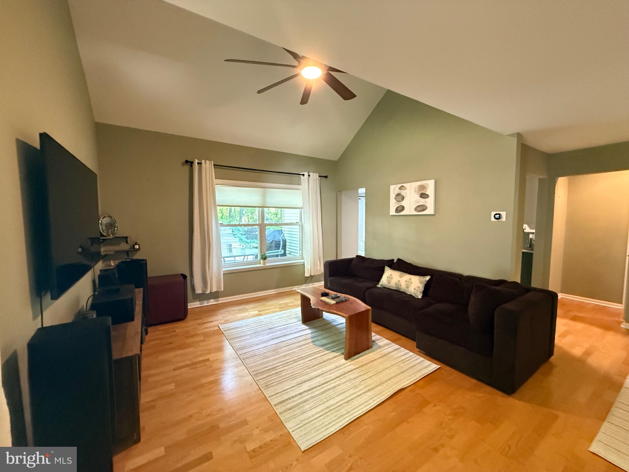 SUMMIT POINTE - Residential