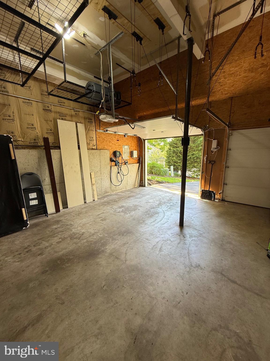 SUMMIT POINTE - Residential